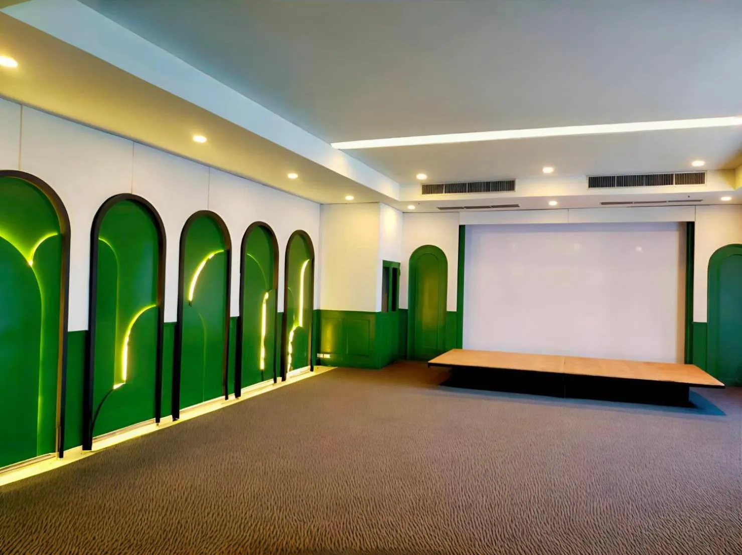 Meeting/conference room in Royal Phala Cliff Beach Resort