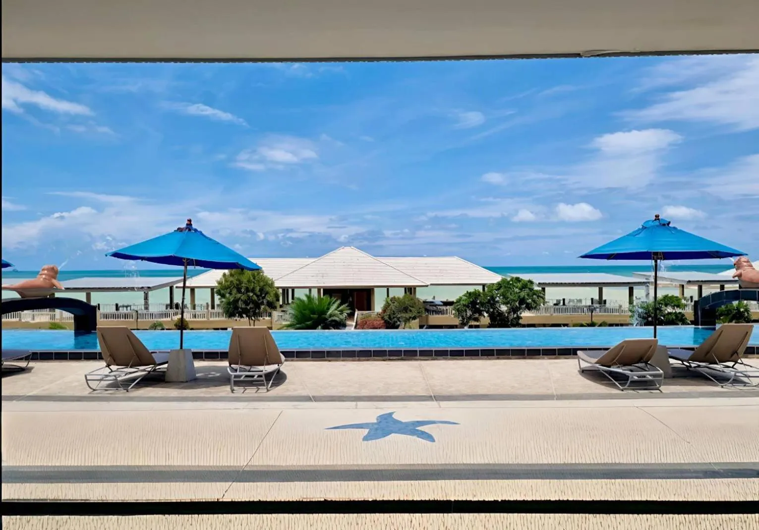 Swimming pool in Royal Phala Cliff Beach Resort