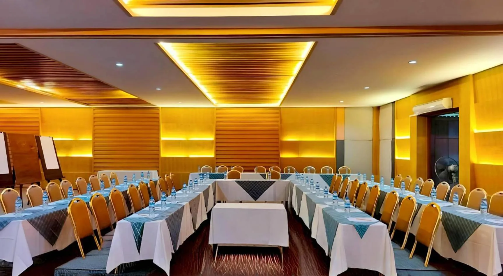Meeting/conference room in Royal Phala Cliff Beach Resort