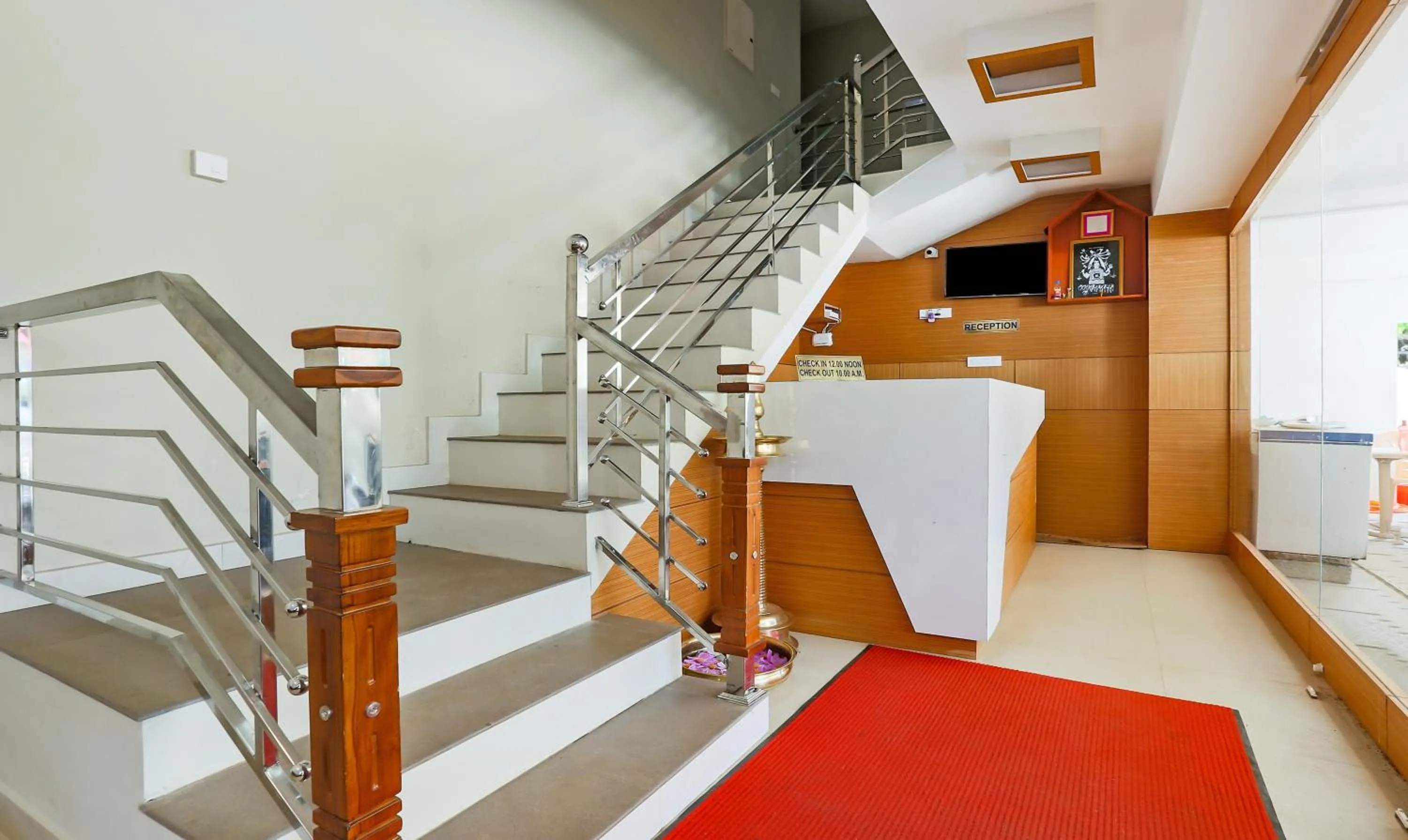 Lobby or reception in Itsy Hotels Kottaram Residency