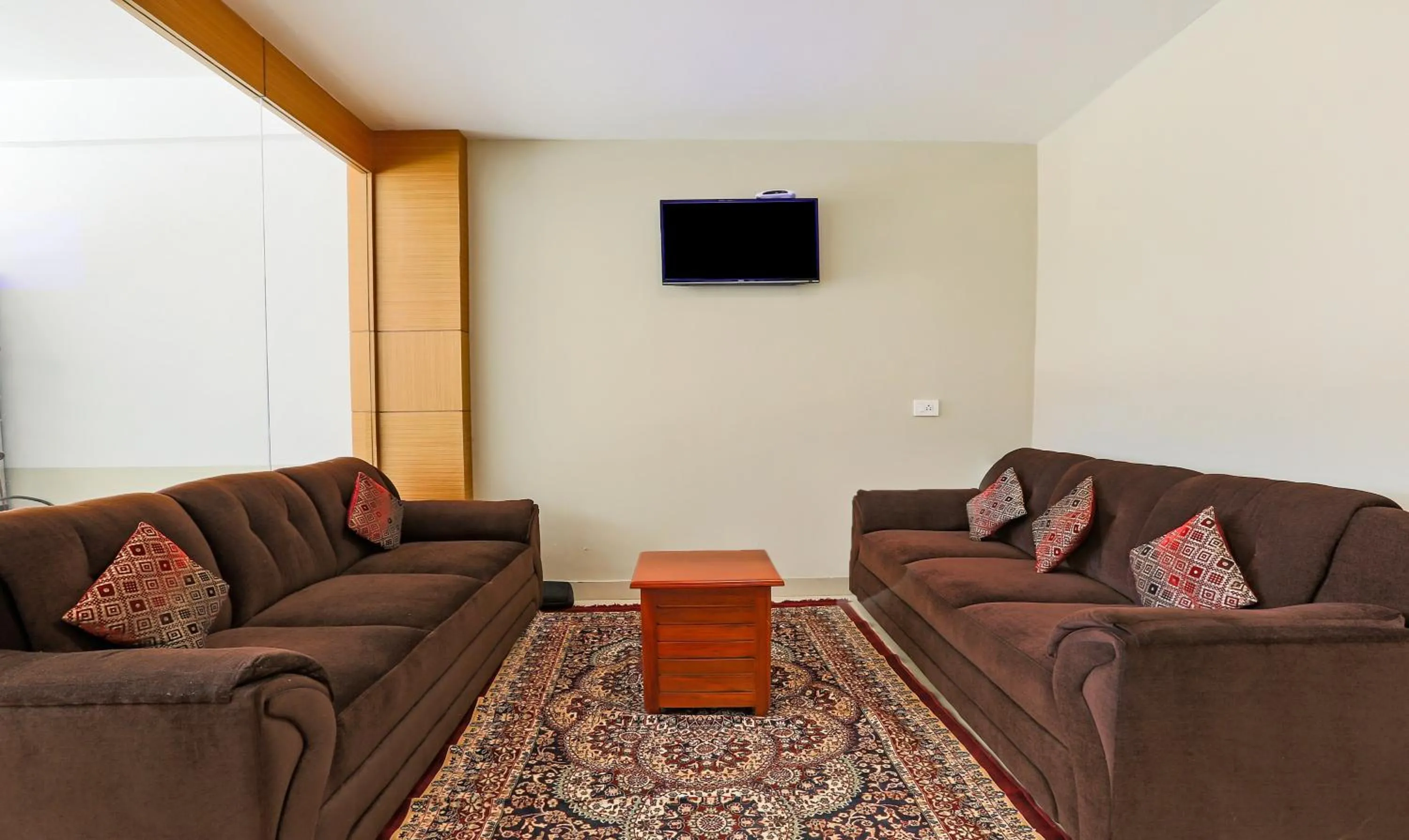 Seating area in Itsy Hotels Kottaram Residency
