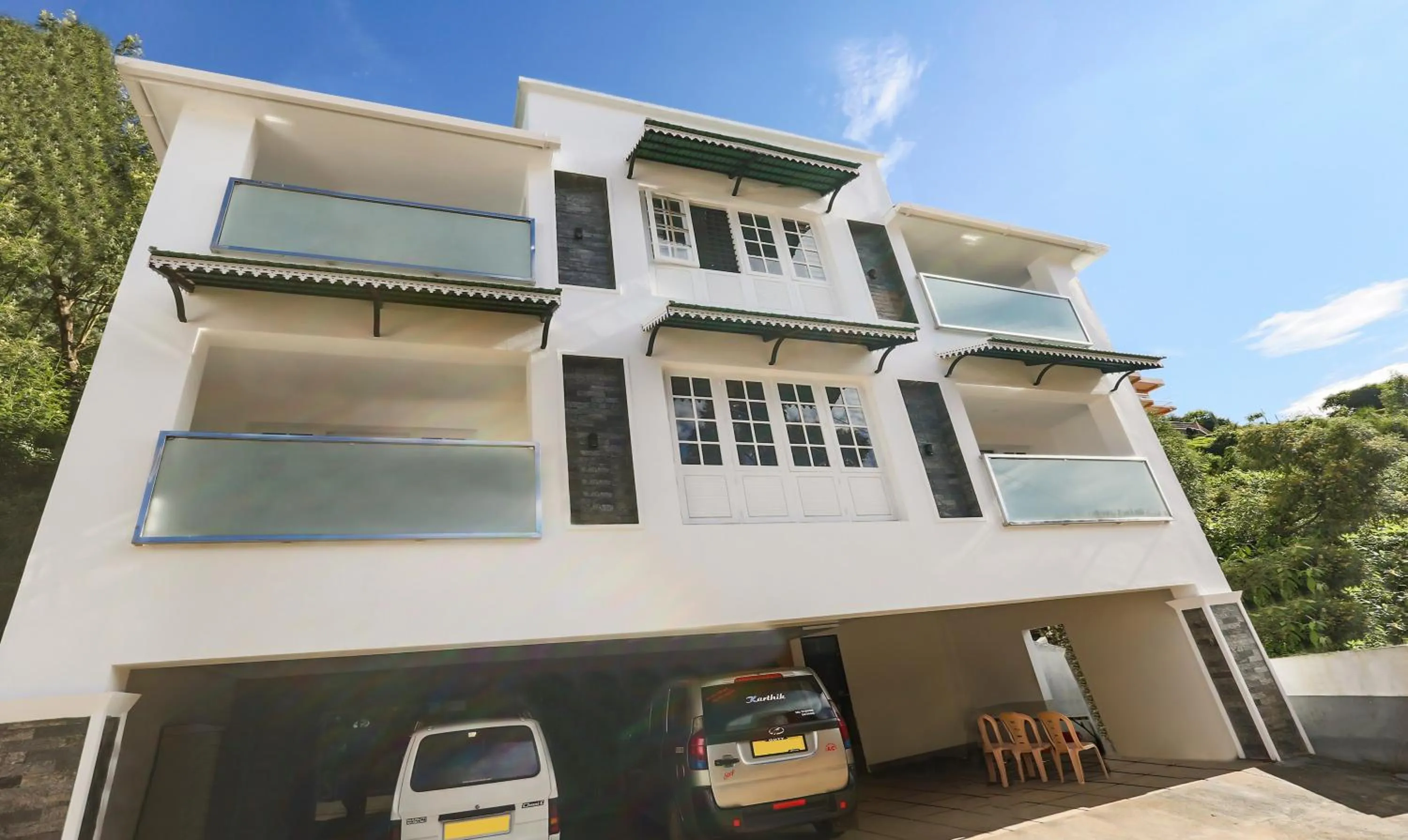 Facade/entrance in Itsy Hotels Kottaram Residency