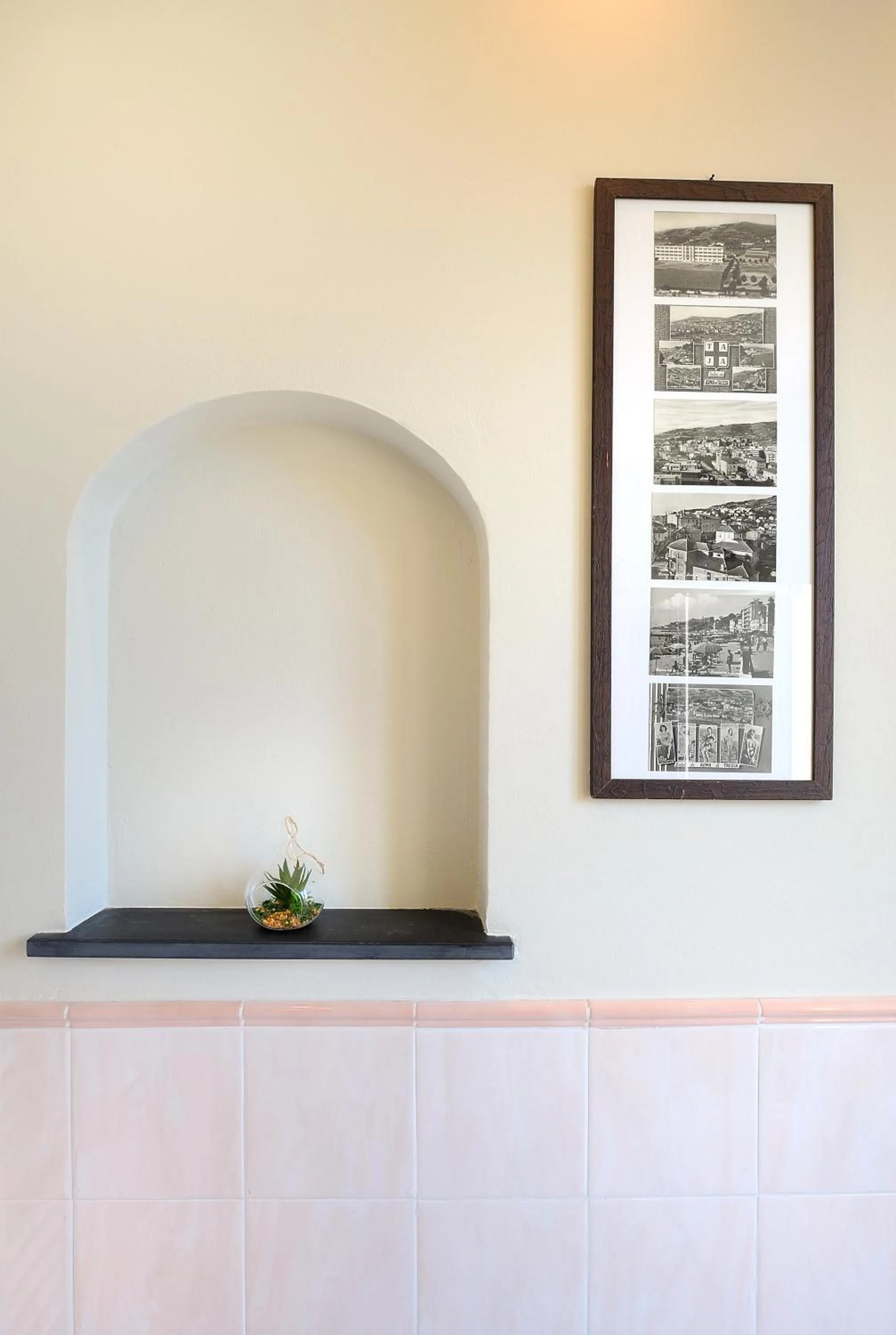 Decorative detail in Albergo Giuan Arma di Taggia