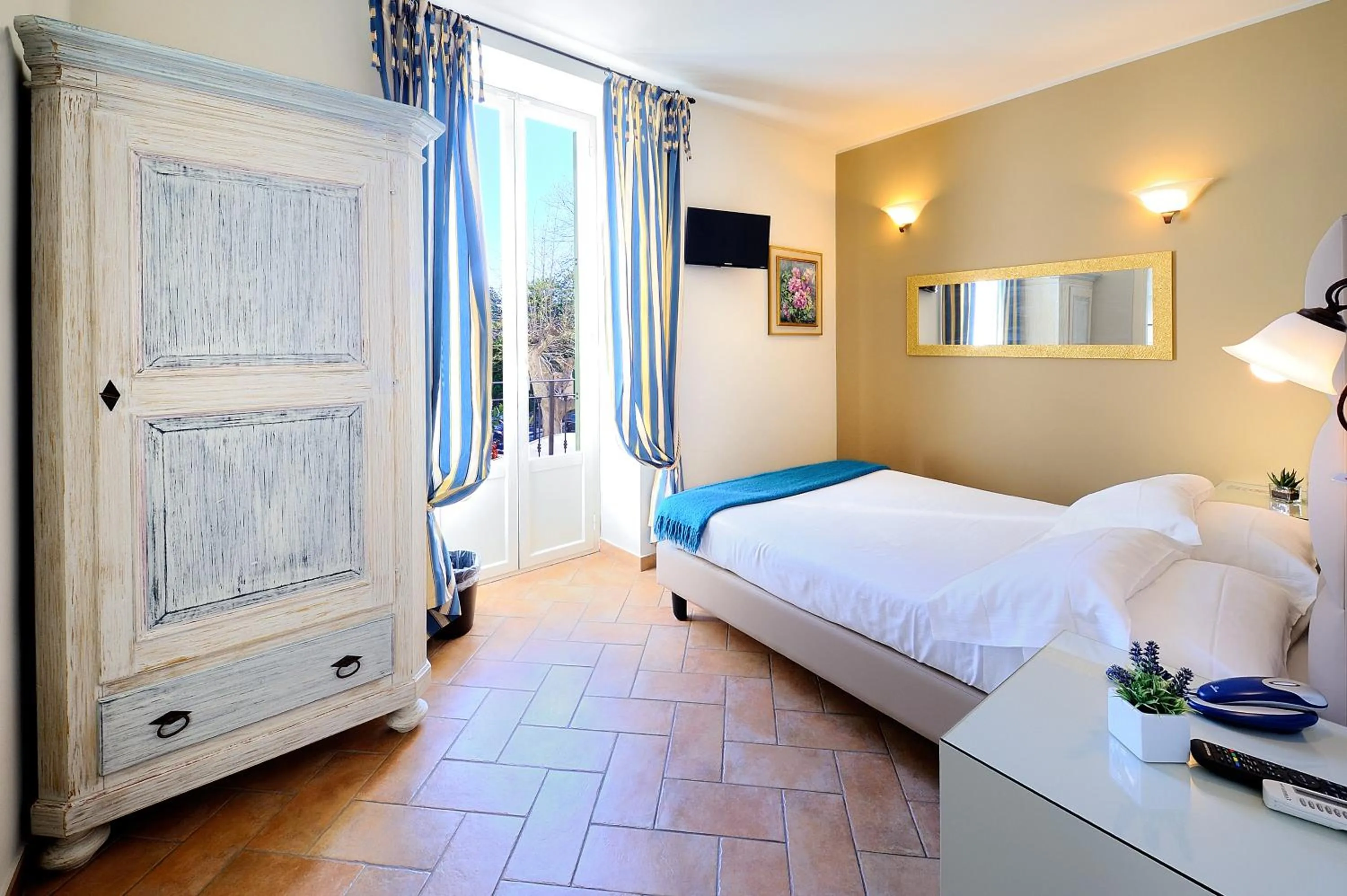 Bedroom, Bed in Albergo Giuan Arma di Taggia