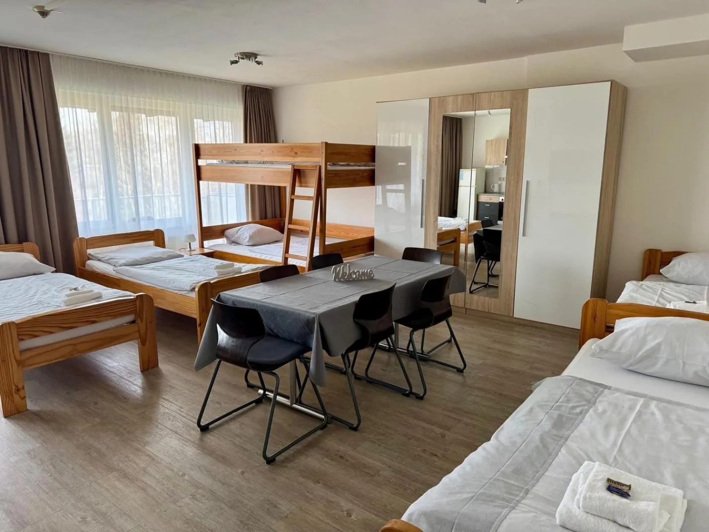 Photo of the whole room, Bed in Gästehaus Haßloch/Pfalz