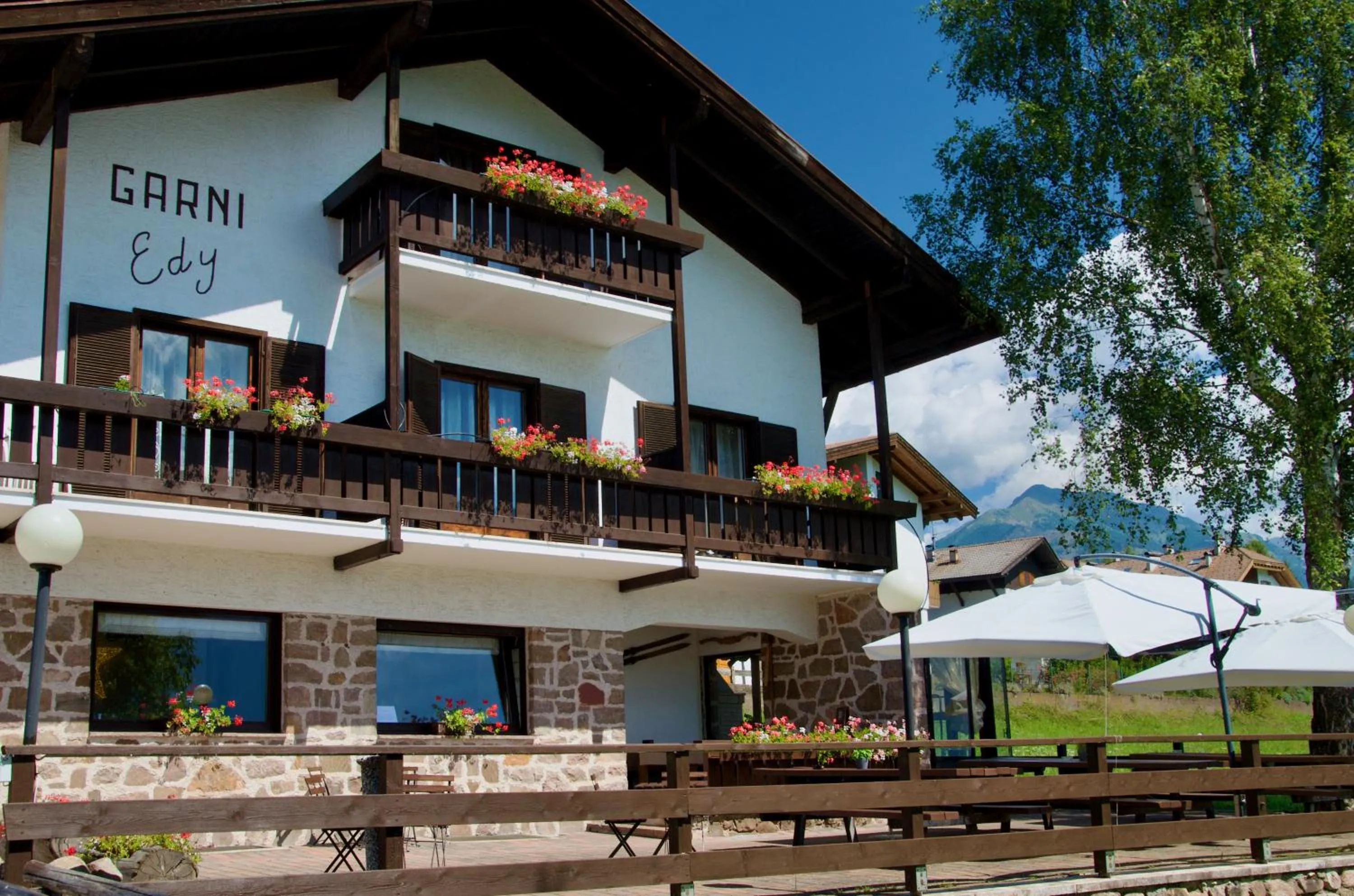 Property building in Hotel Garni Edy