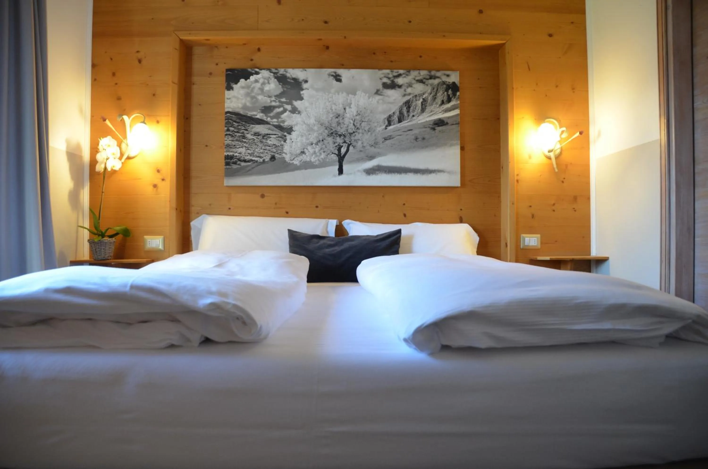 Decorative detail, Bed in Hotel Garni Edy