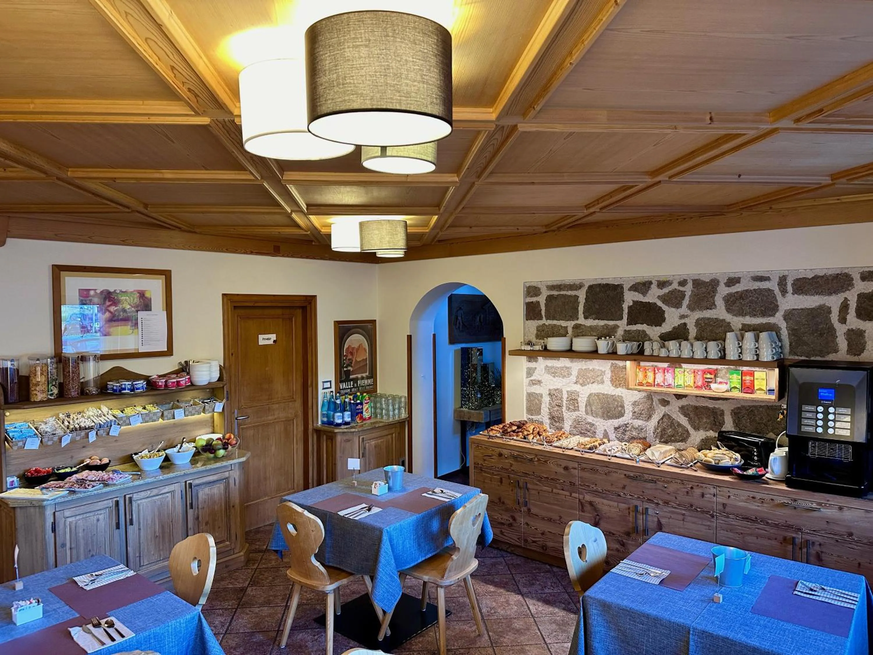 Breakfast in Hotel Garni Edy