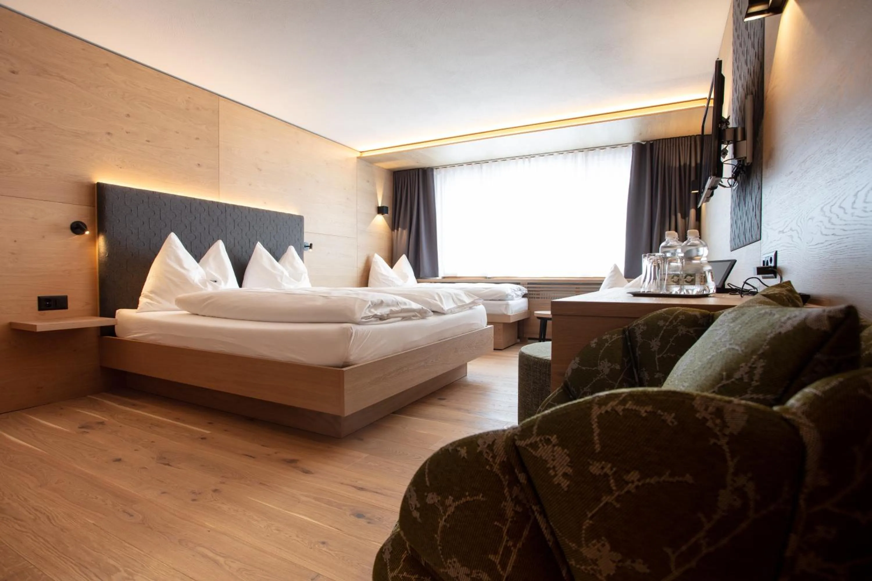 Photo of the whole room, Bed in Posthotel Valbella - Berge, Spa & Wir