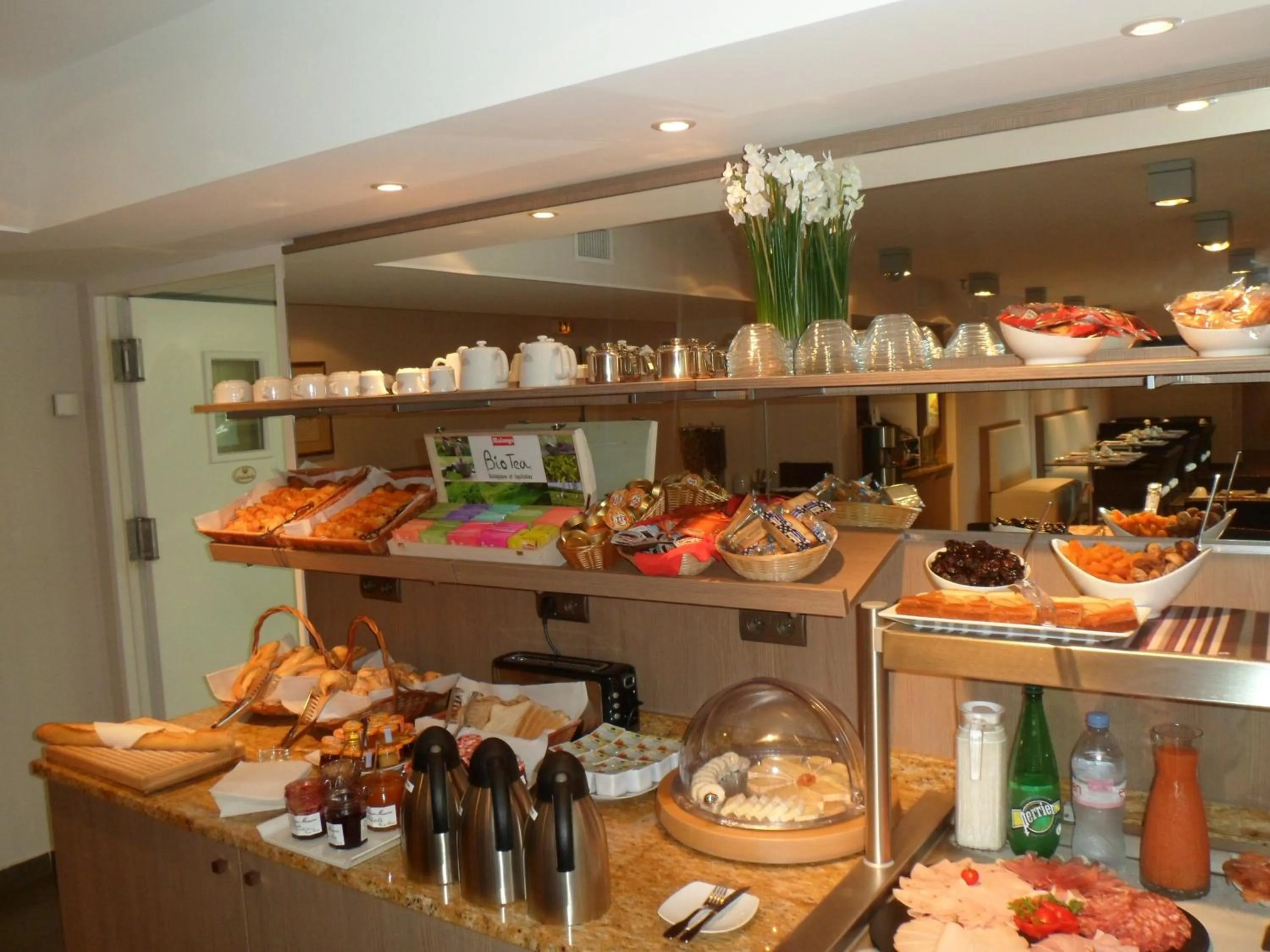 Food and drinks in Residhome Arcachon Plazza