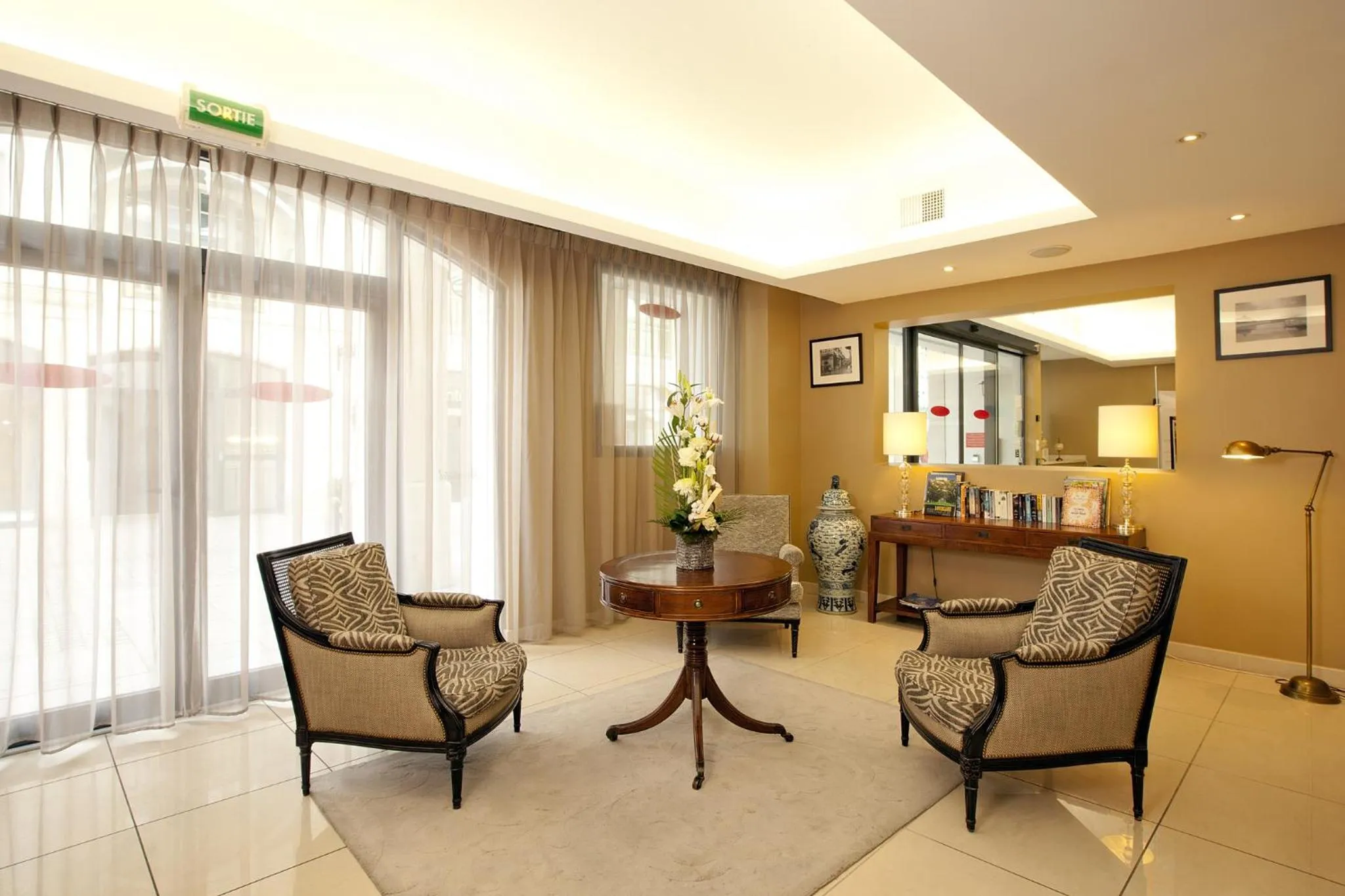 Lobby or reception in Residhome Arcachon Plazza