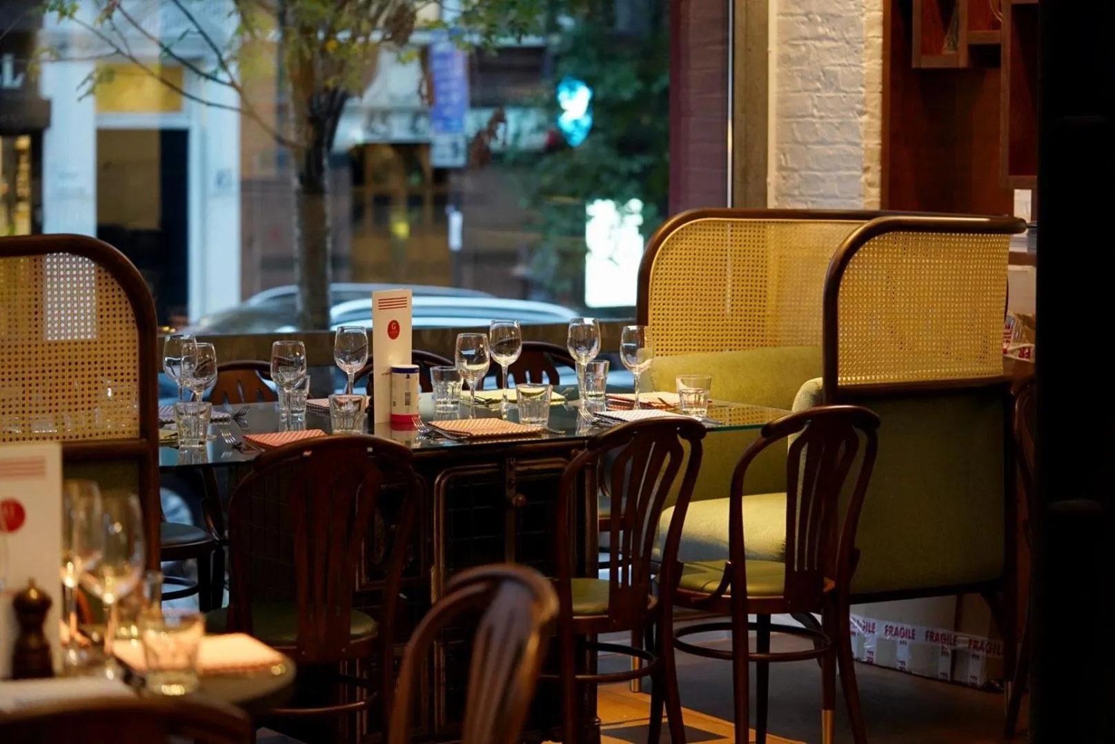 Restaurant/places to eat in Marrable's Farringdon Hotel