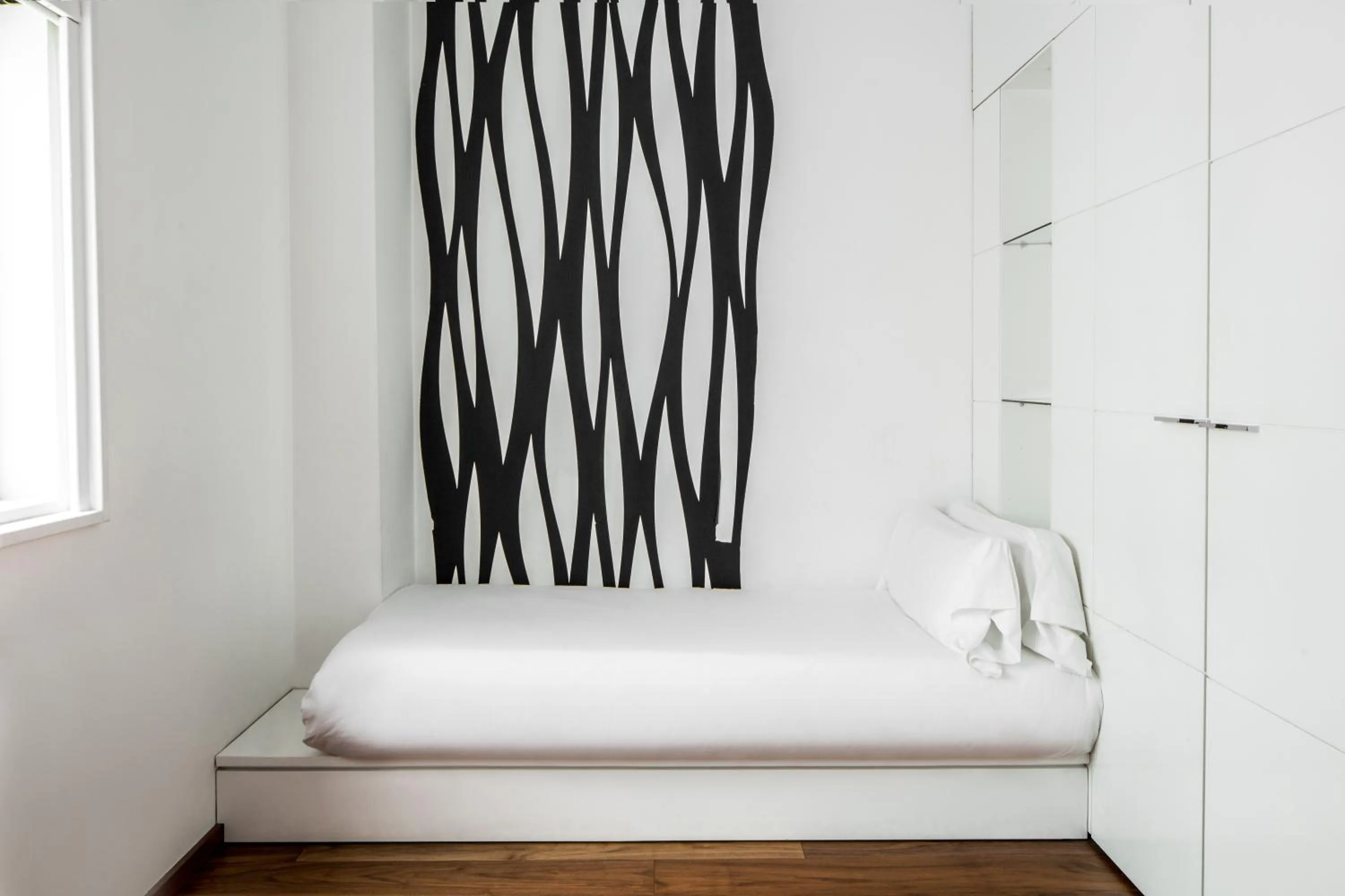 Bed in Suites Avenue