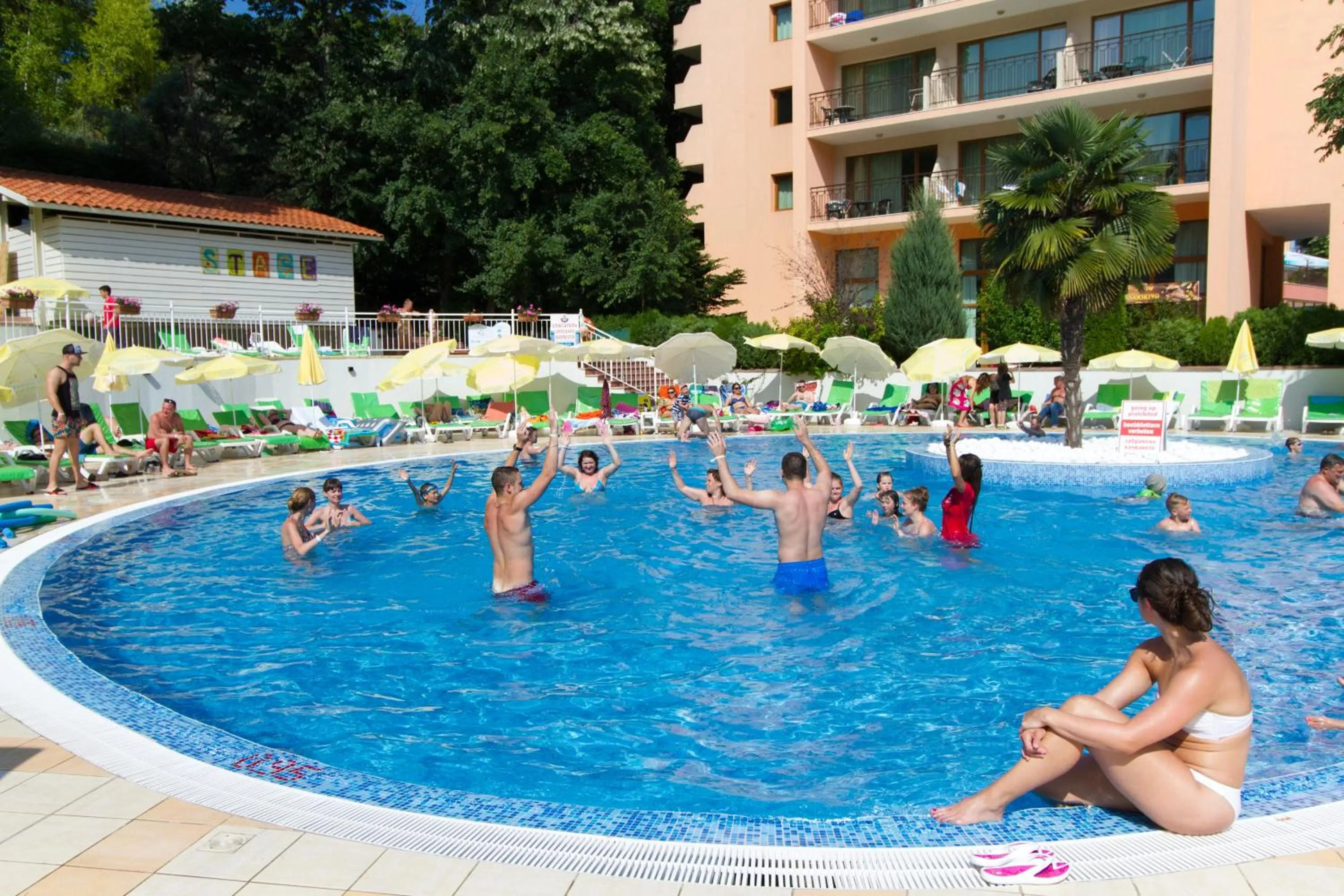 Swimming pool in Madara Park Hotel - All Inclusive