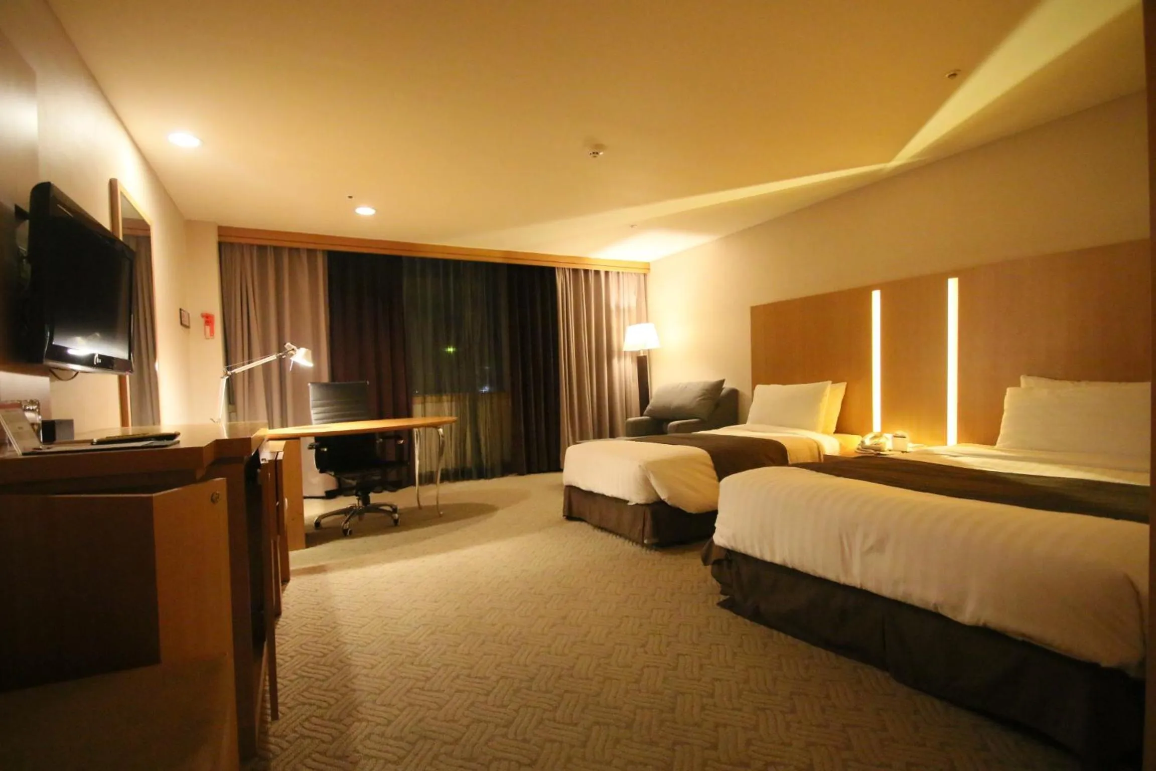 Bedroom, Bed in Ramada by Wyndham Songdo