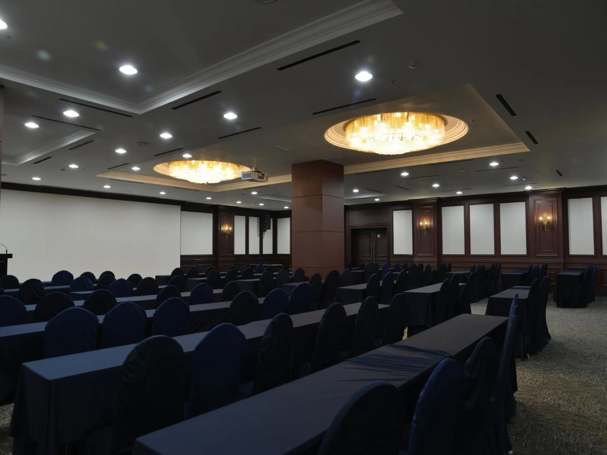 Business facilities in Ramada by Wyndham Songdo