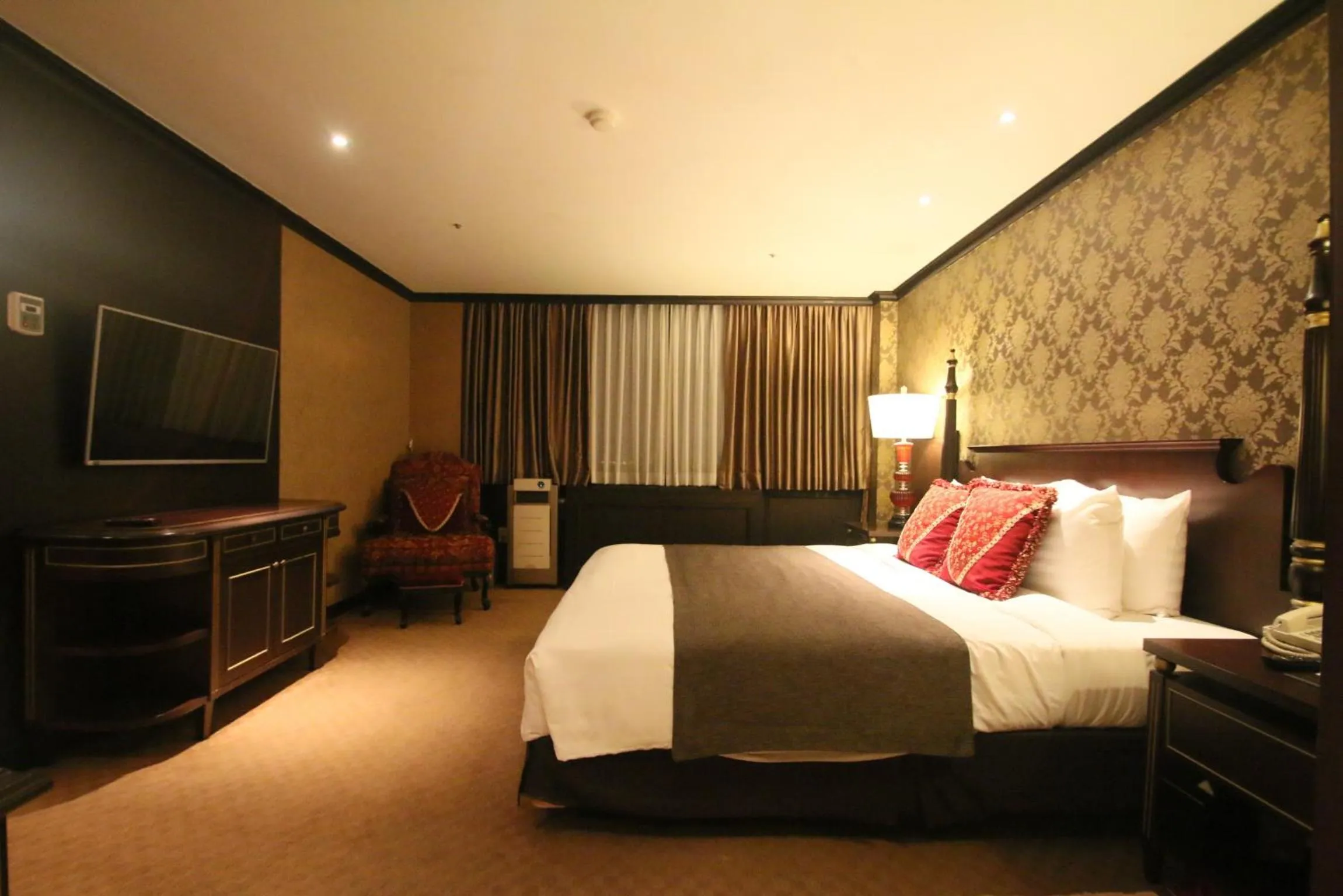 Bedroom, Bed in Ramada by Wyndham Songdo