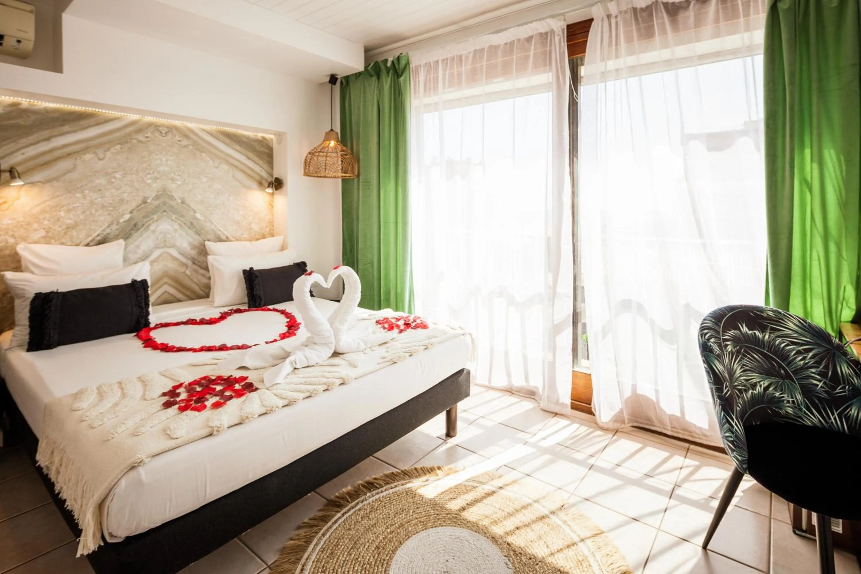 Bed in Hôtel Les Sables - Urban Style - by Logis Hotels