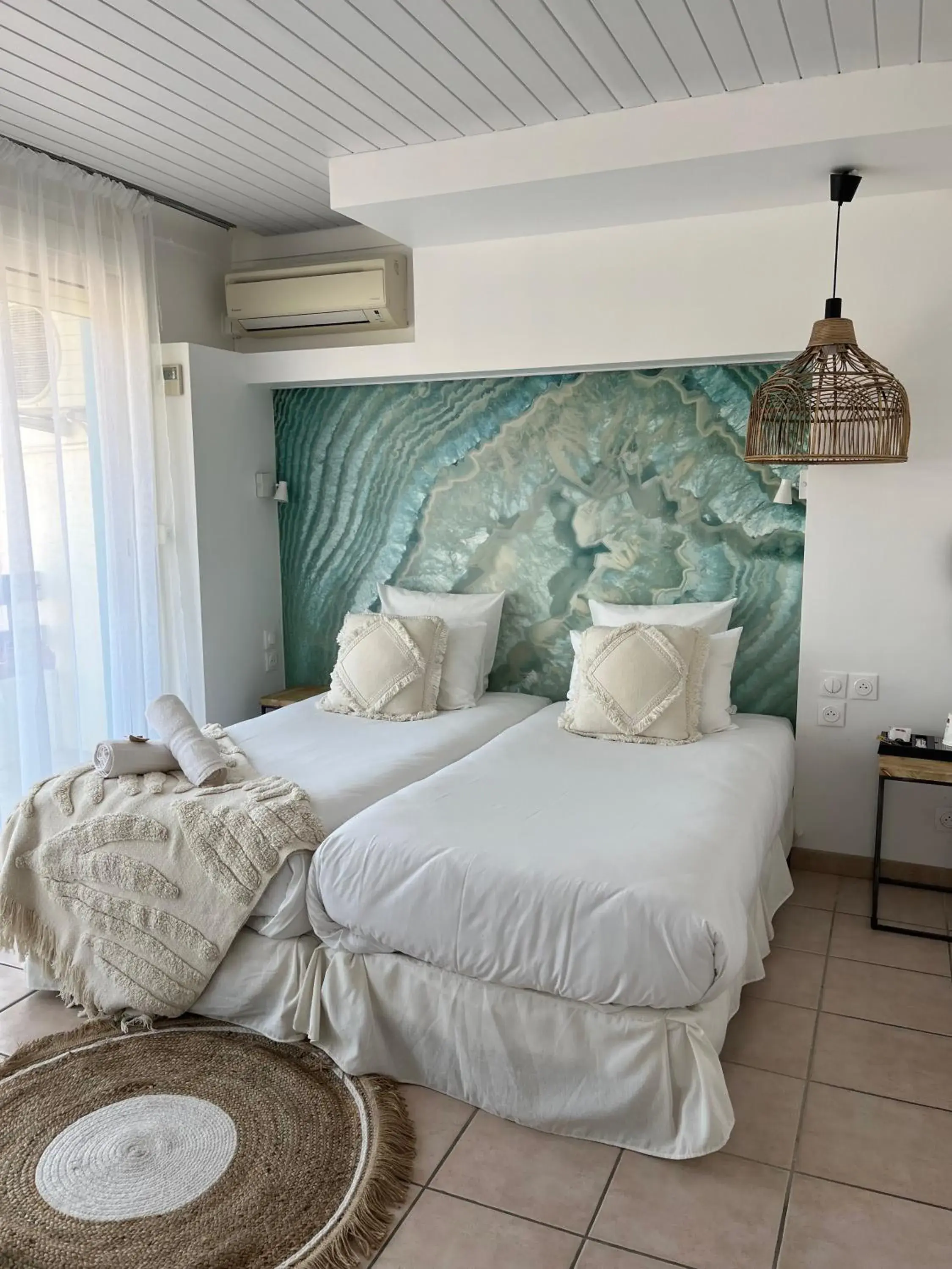 Twin Room with Terrace in Hôtel Les Sables - Urban Style - by Logis Hotels Twin Room with Terrace in Hôtel Les Sables - Urban Style - by Logis Hotels