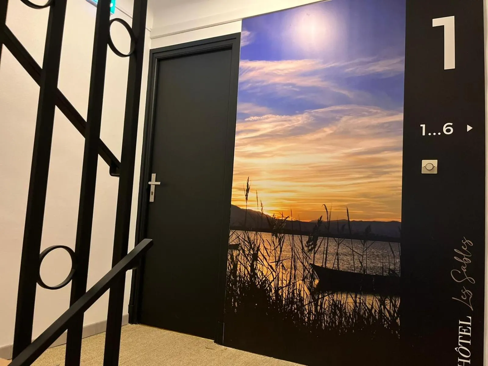 Decorative detail in Hôtel Les Sables - Urban Style - by Logis Hotels