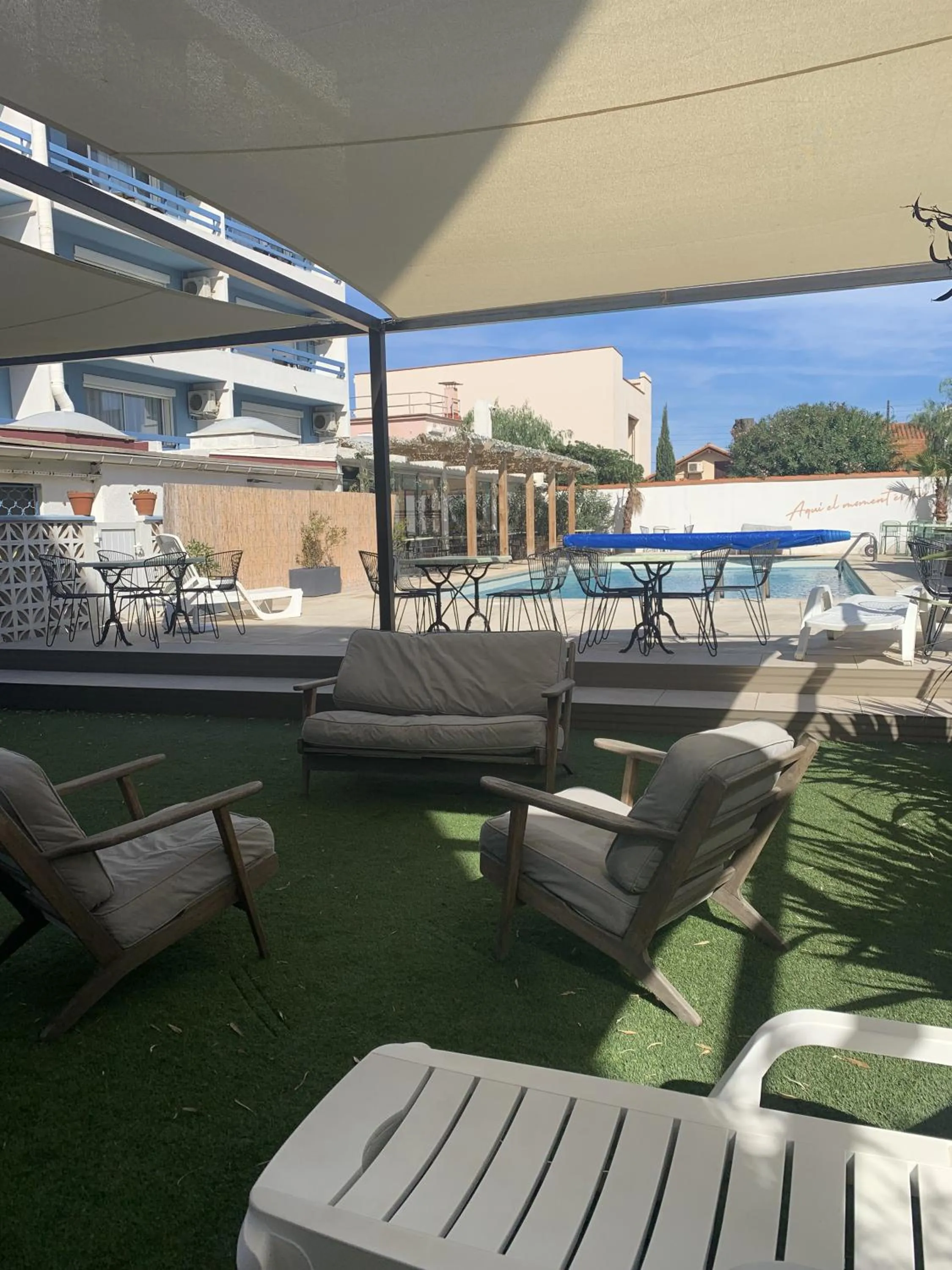 Swimming pool in Hôtel Les Sables - Urban Style - by Logis Hotels