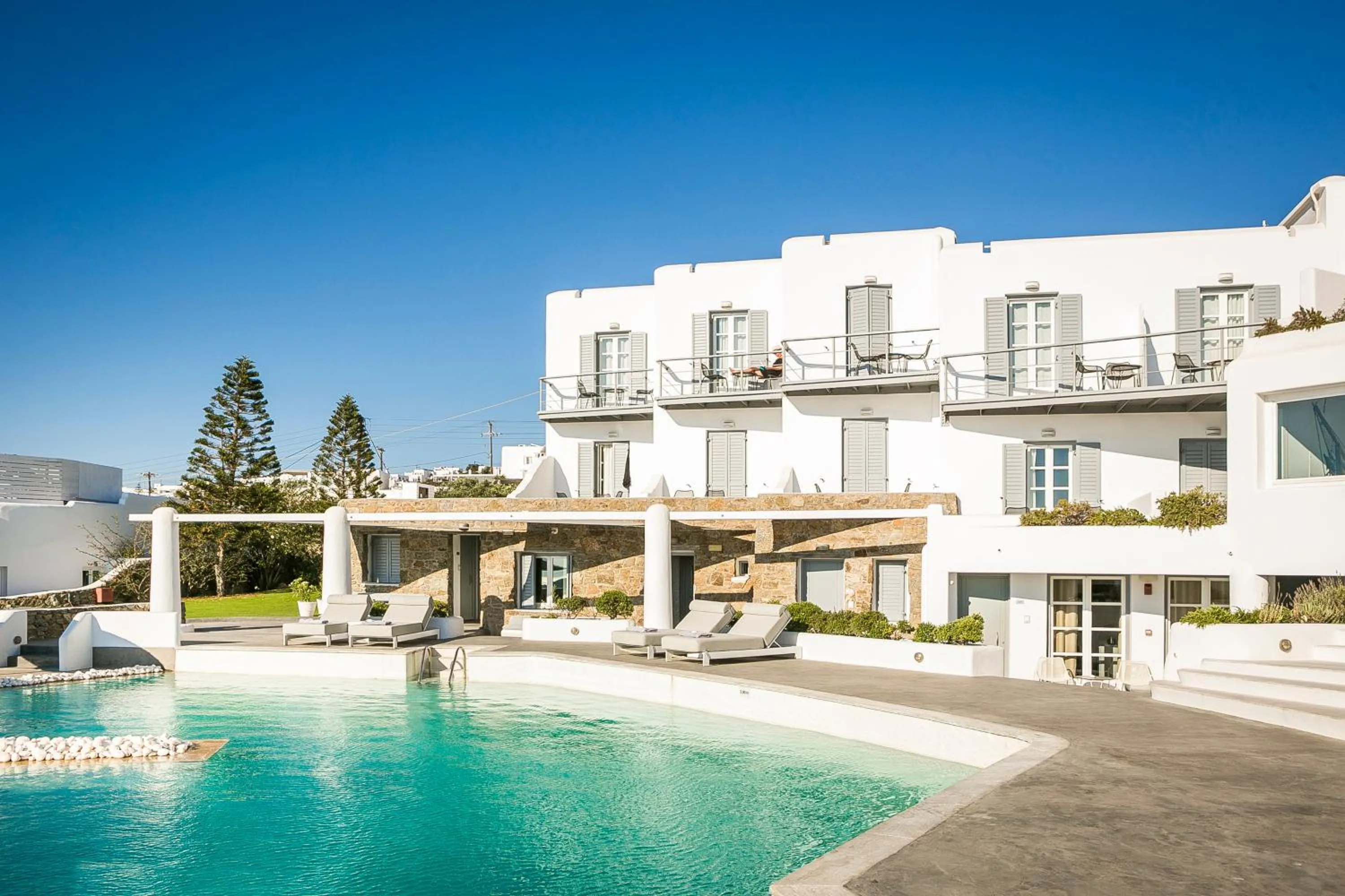 Pool view in Ilio Maris