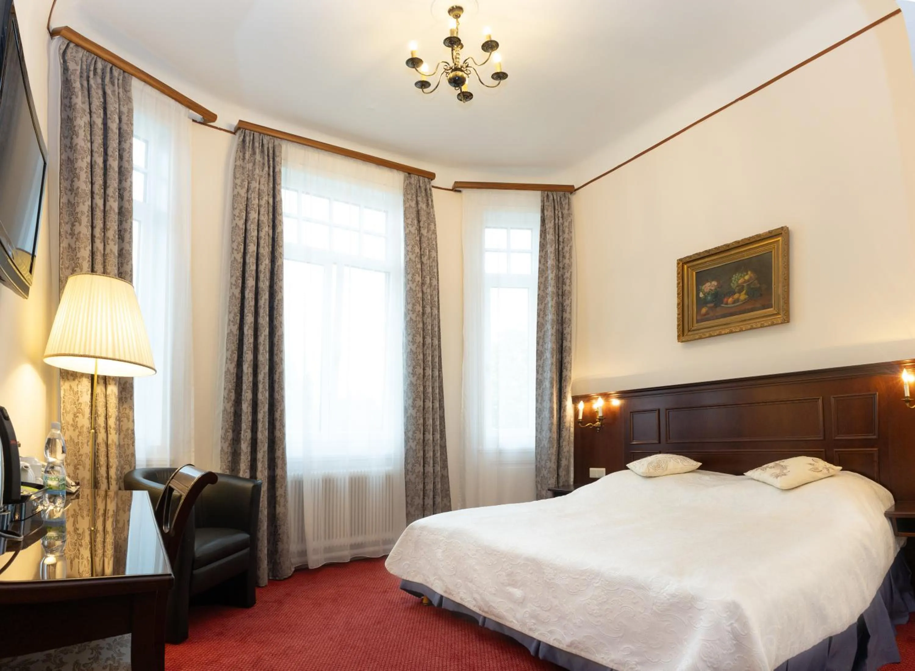 Photo of the whole room, Bed in Hotel Viktoria Schönbrunn