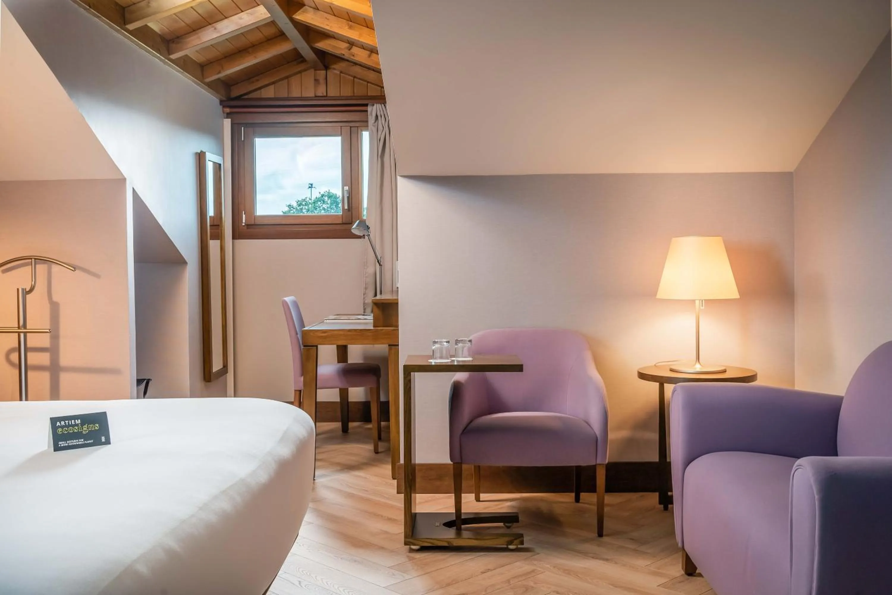 Photo of the whole room, Bed in ARTIEM Asturias