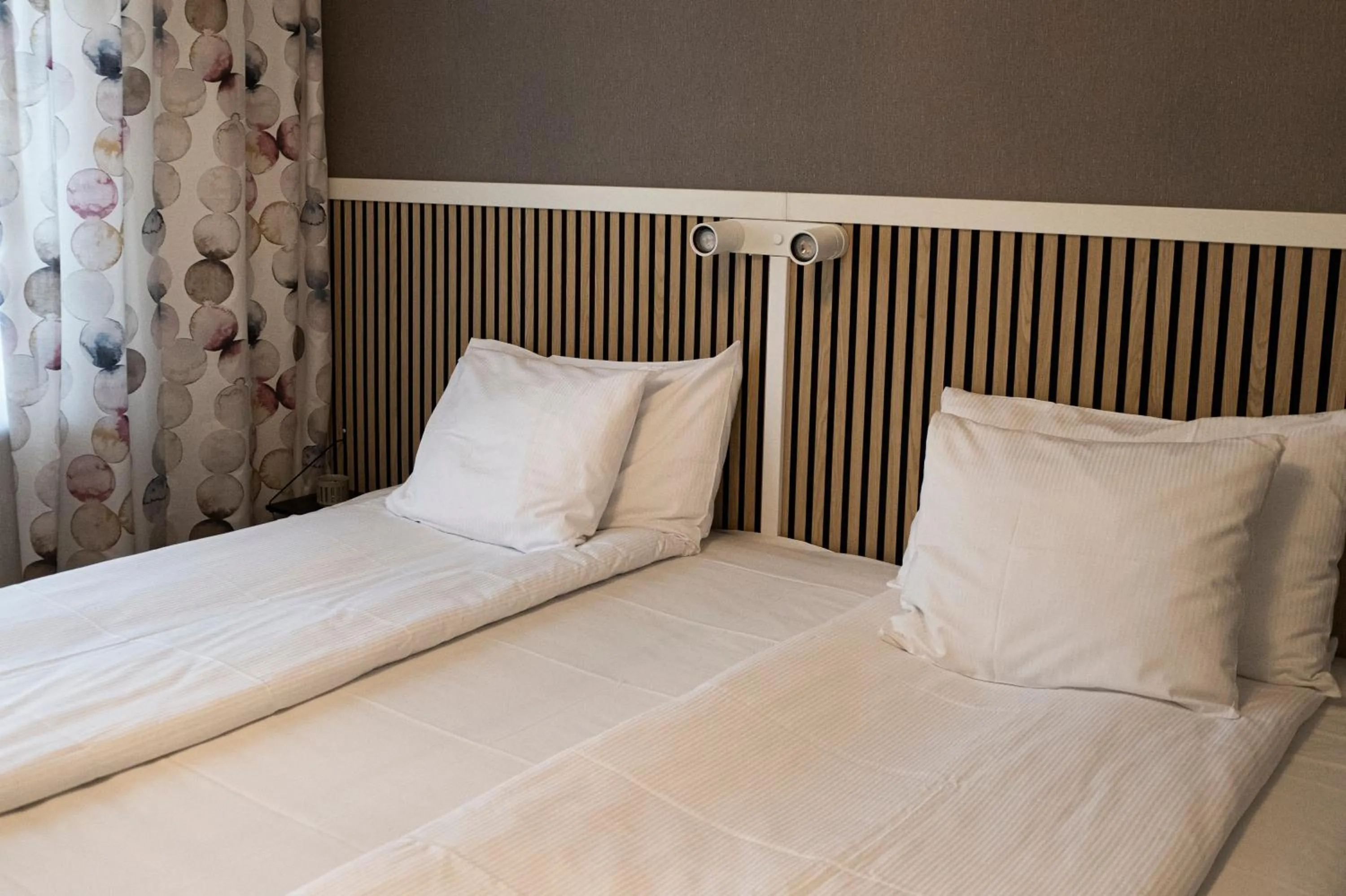 Property building, Bed in Best Western Sjofartshotellet