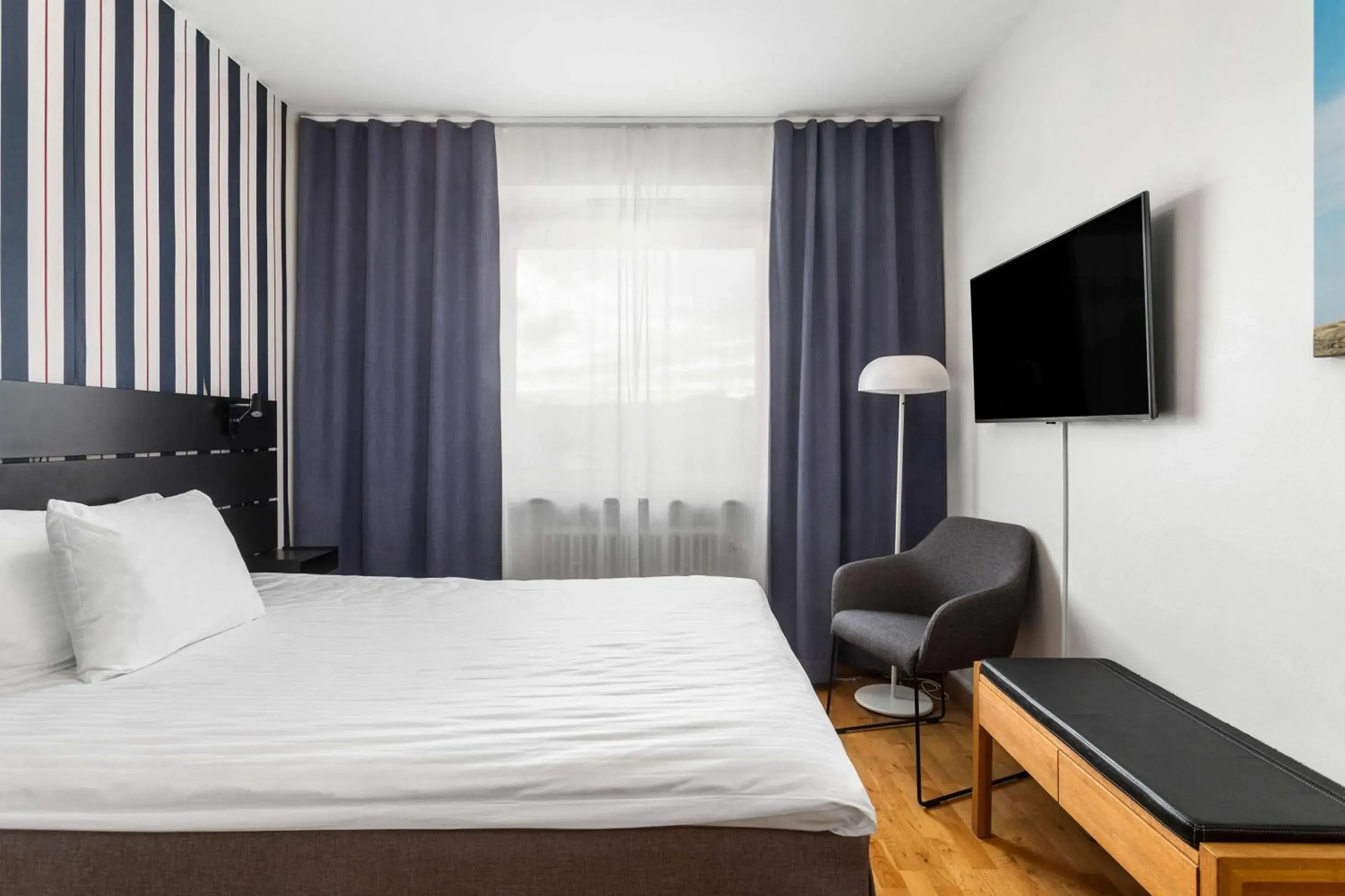 Small Double Room in Best Western Sjofartshotellet Small Double Room in Best Western Sjofartshotellet
