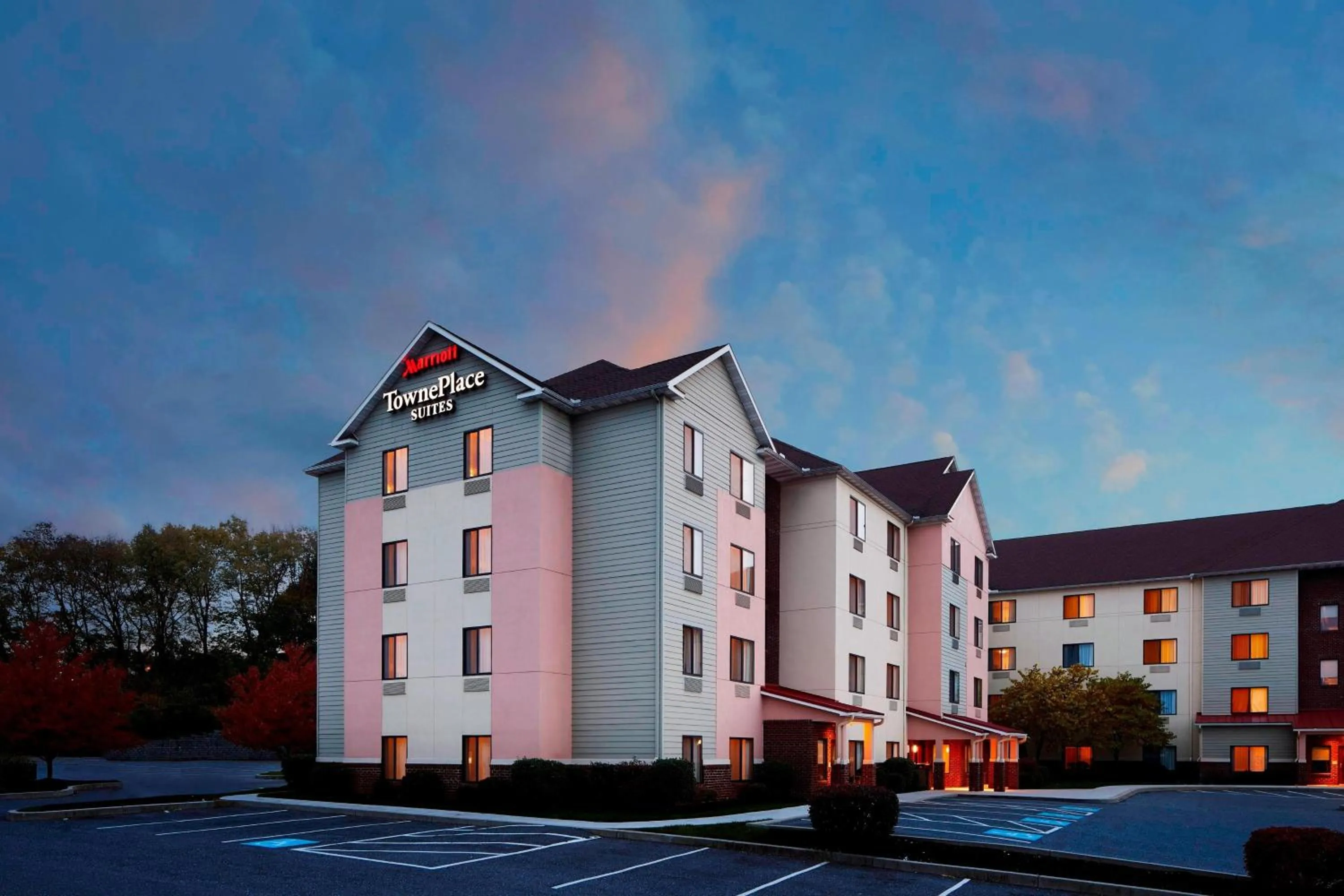 Property building in TownePlace Suites by Marriott Harrisburg Hershey