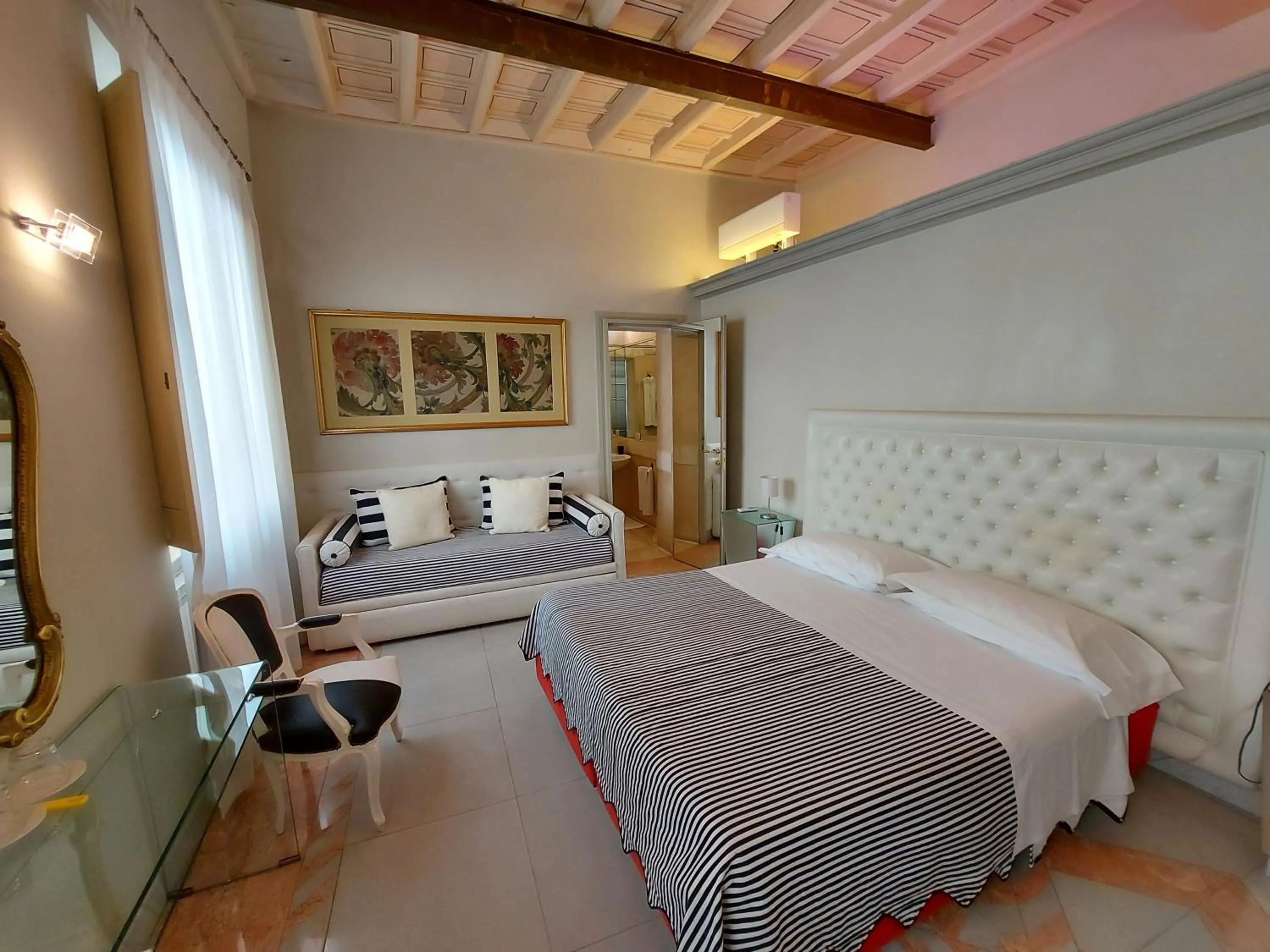 Bedroom, Bed in Residenza Al Corso Suites