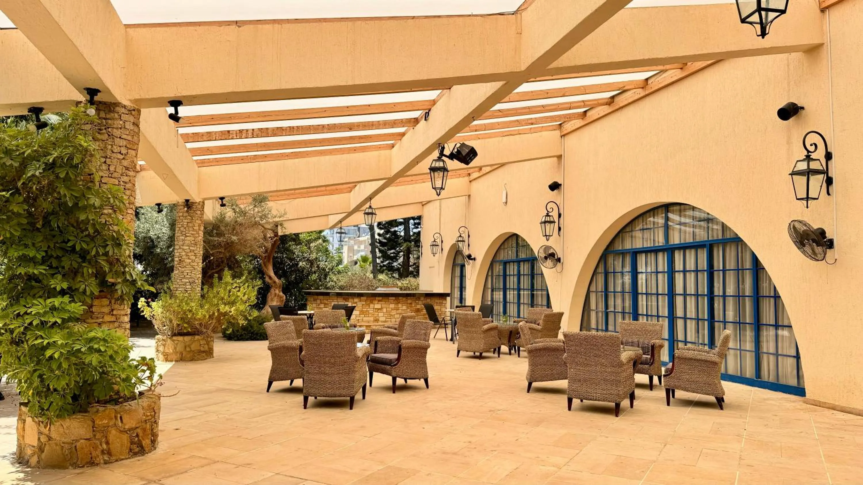 Restaurant/places to eat in Navarria Blue Hotel