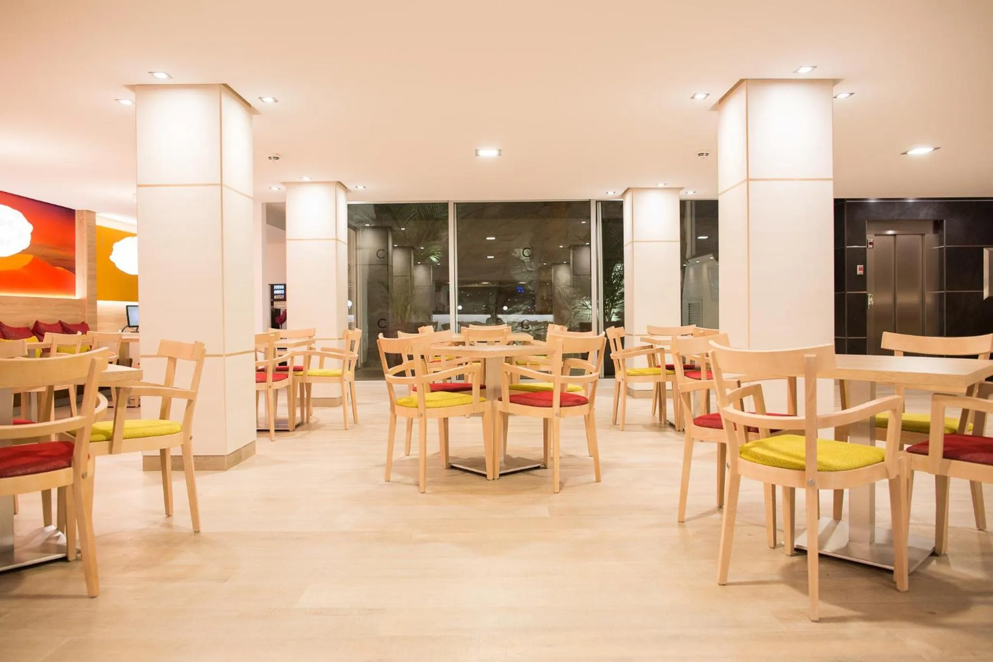 Lounge or bar in Apartamentos Cabau Cala Dor