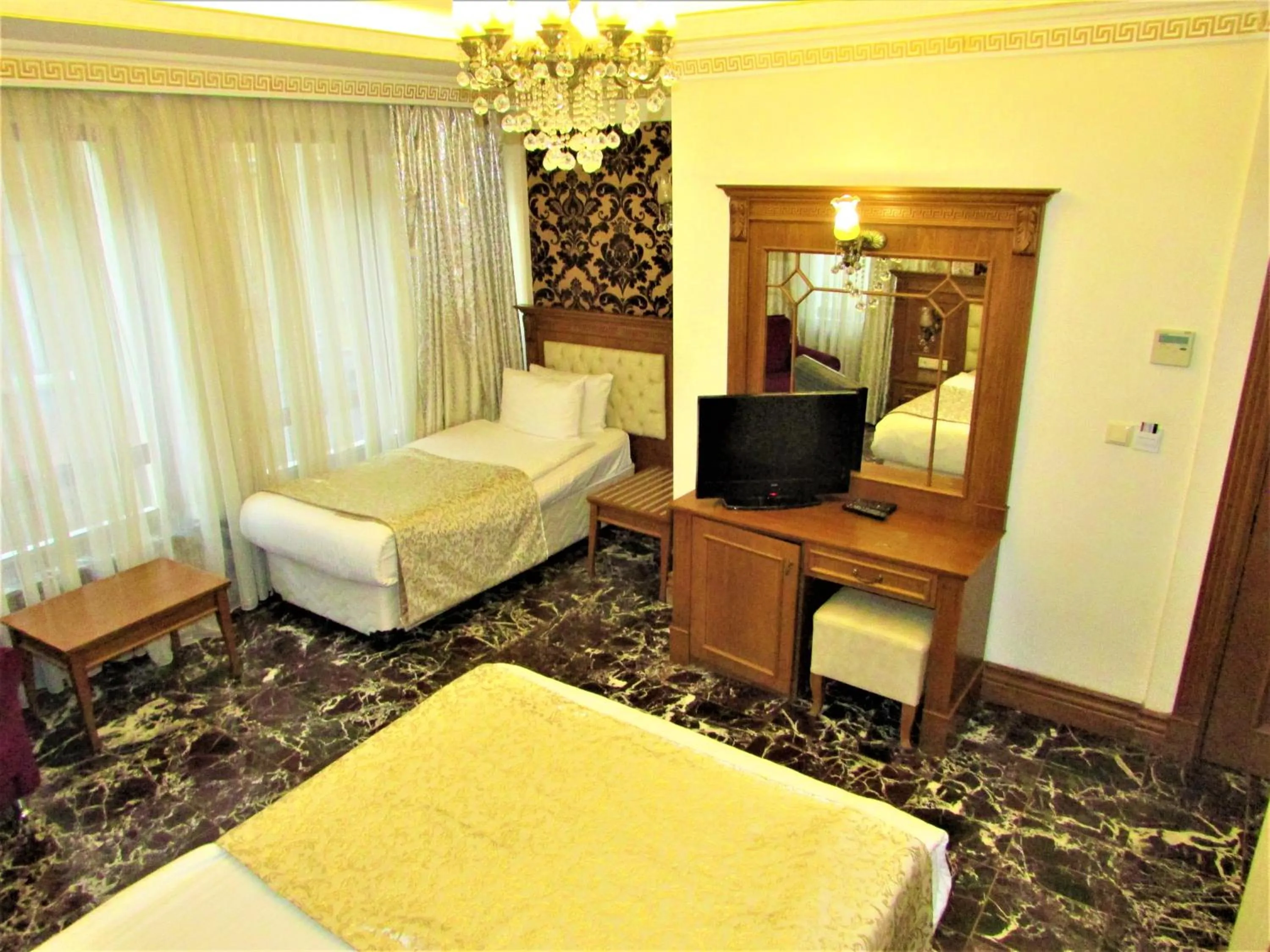 Photo of the whole room in Lausos Hotel Sultanahmet