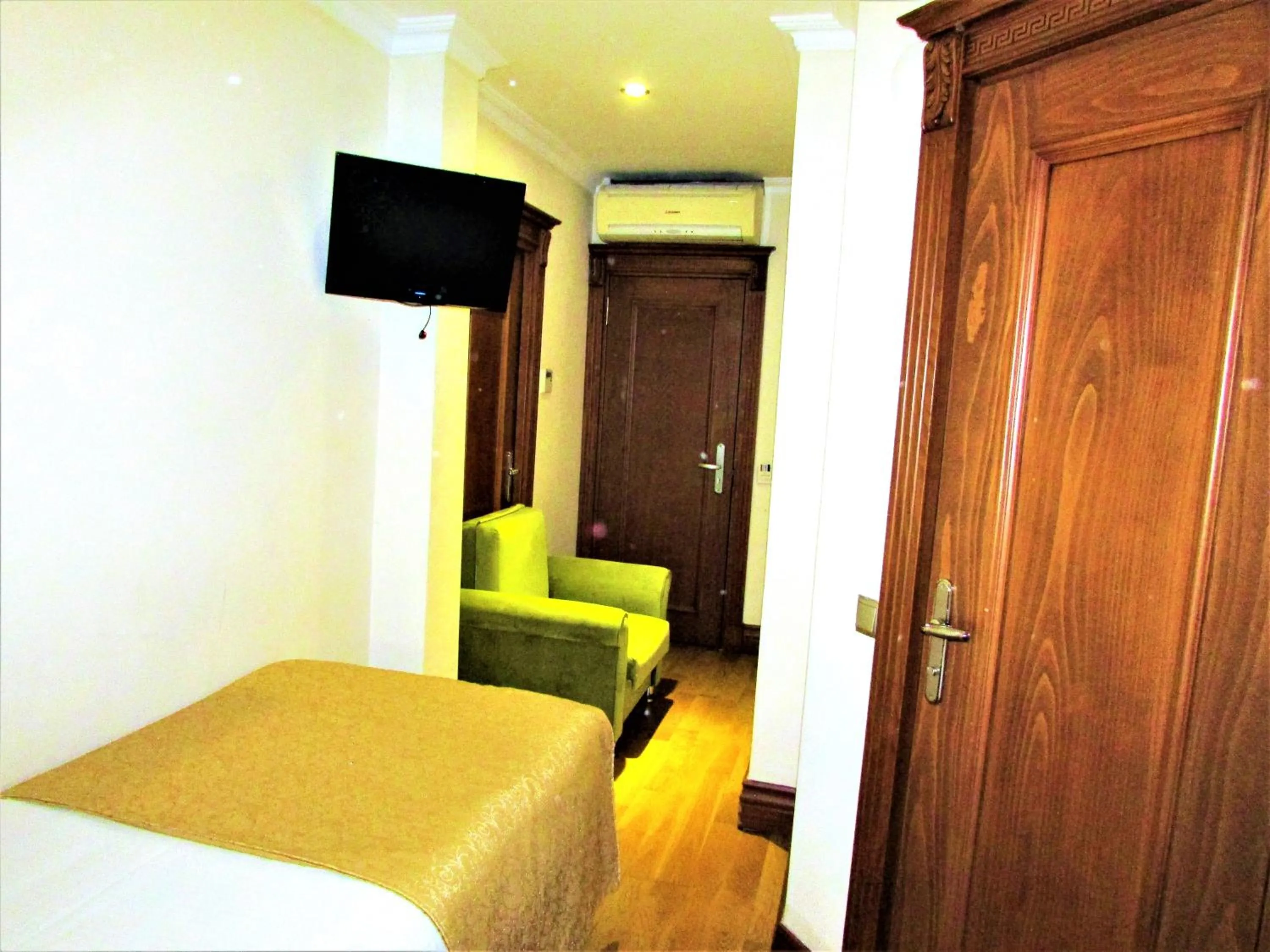 Photo of the whole room in Lausos Hotel Sultanahmet