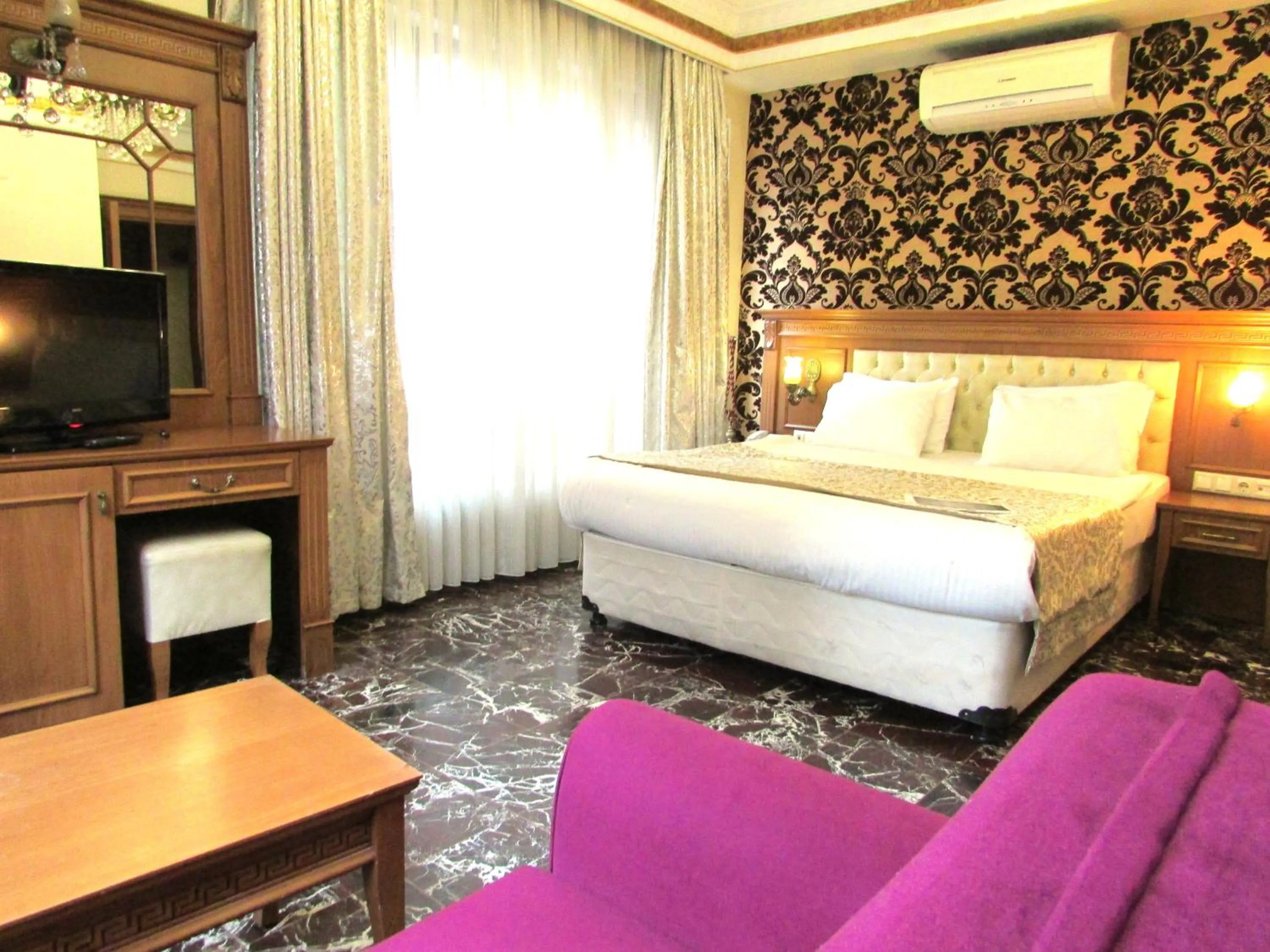 Photo of the whole room in Lausos Hotel Sultanahmet