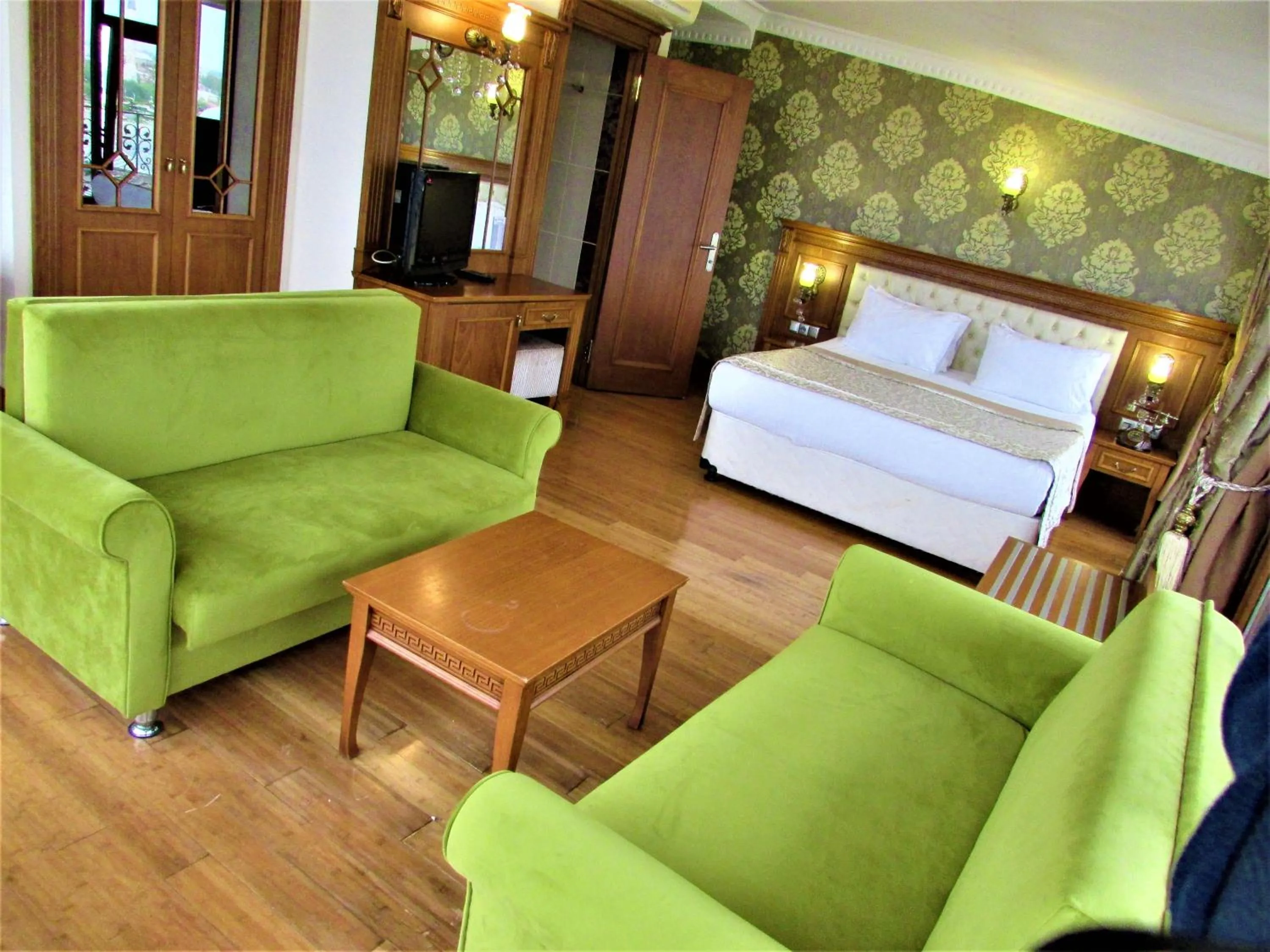 Photo of the whole room in Lausos Hotel Sultanahmet