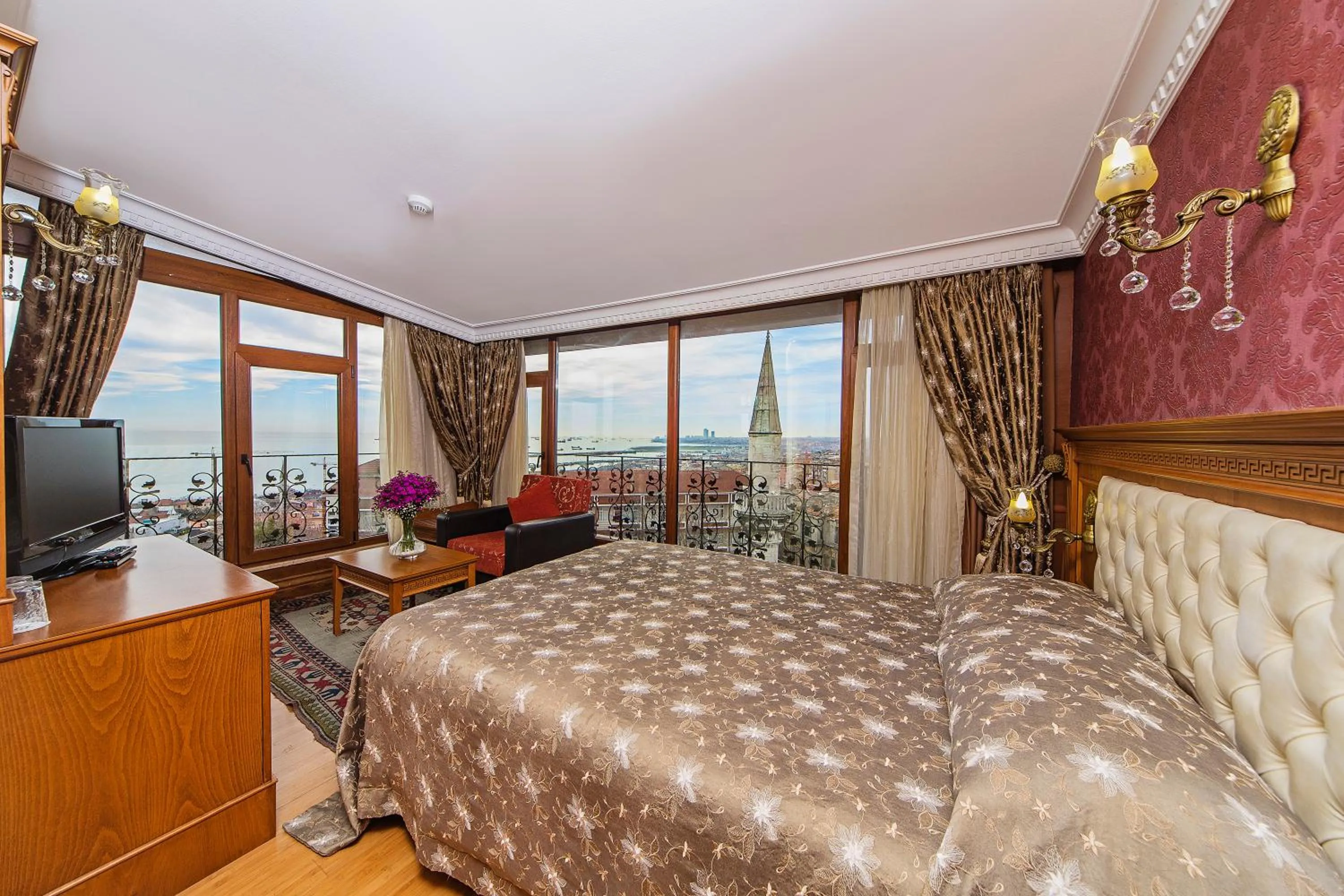 Photo of the whole room in Lausos Hotel Sultanahmet