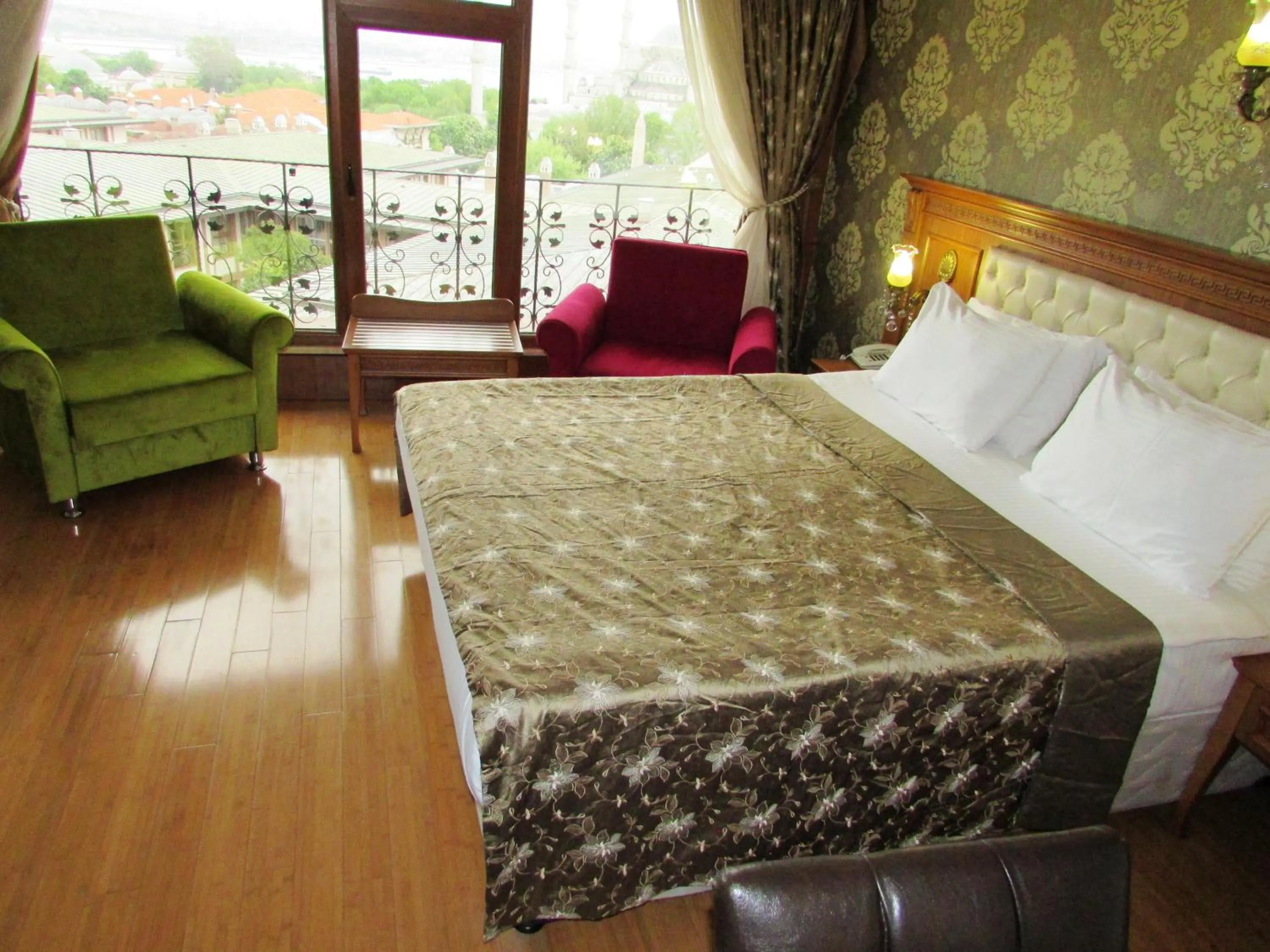 Photo of the whole room in Lausos Hotel Sultanahmet