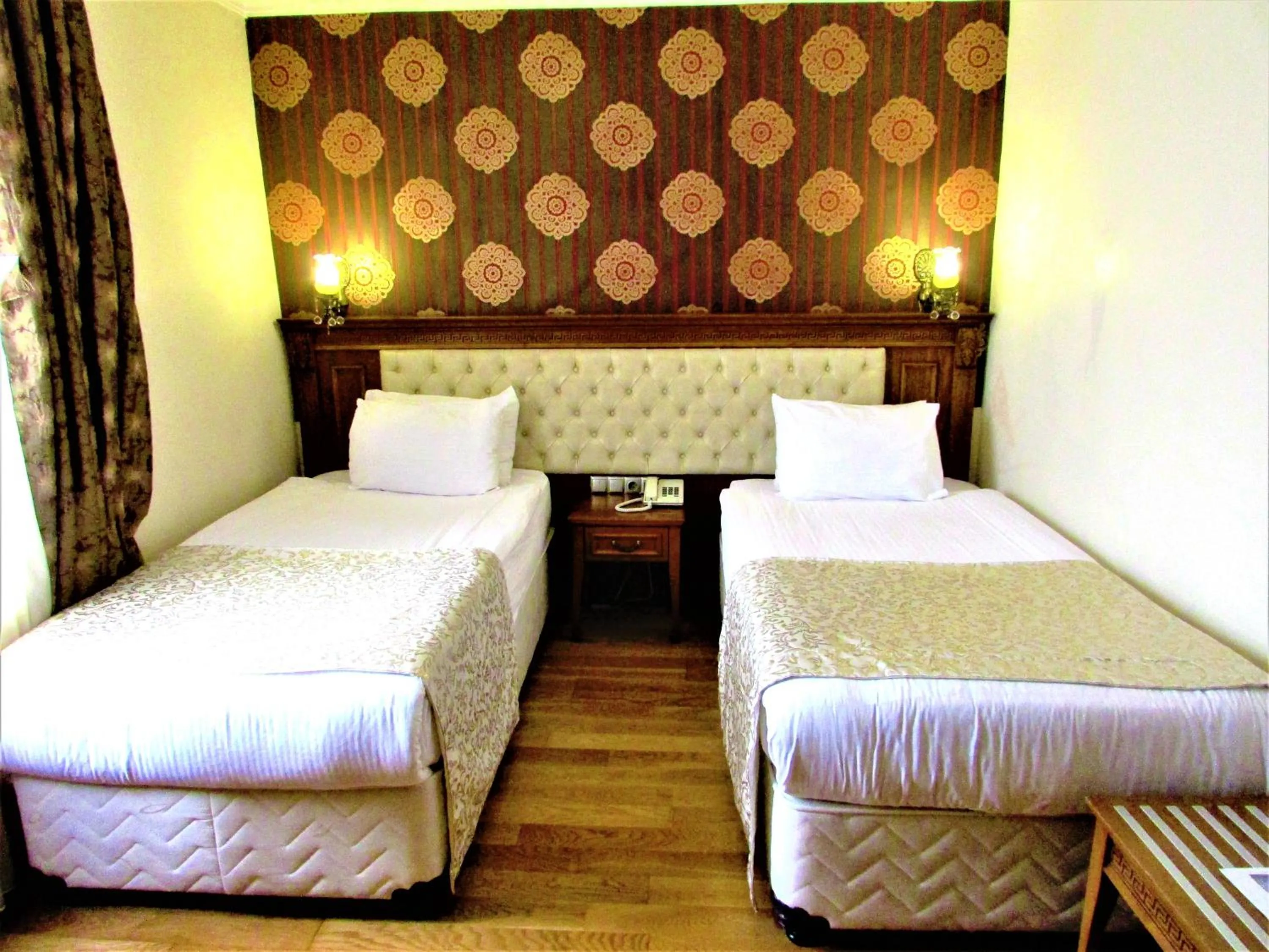 Photo of the whole room in Lausos Hotel Sultanahmet