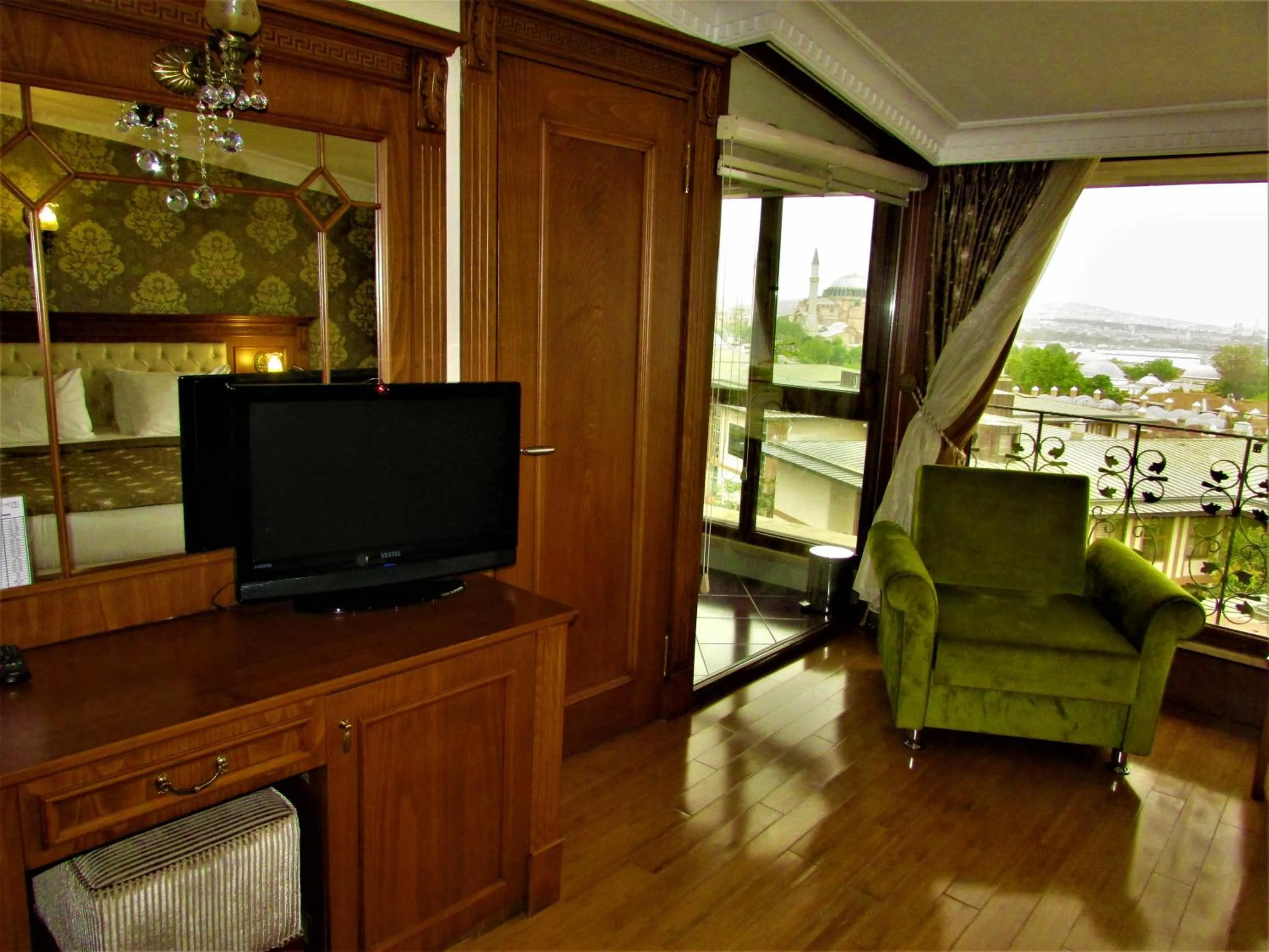 Photo of the whole room in Lausos Hotel Sultanahmet