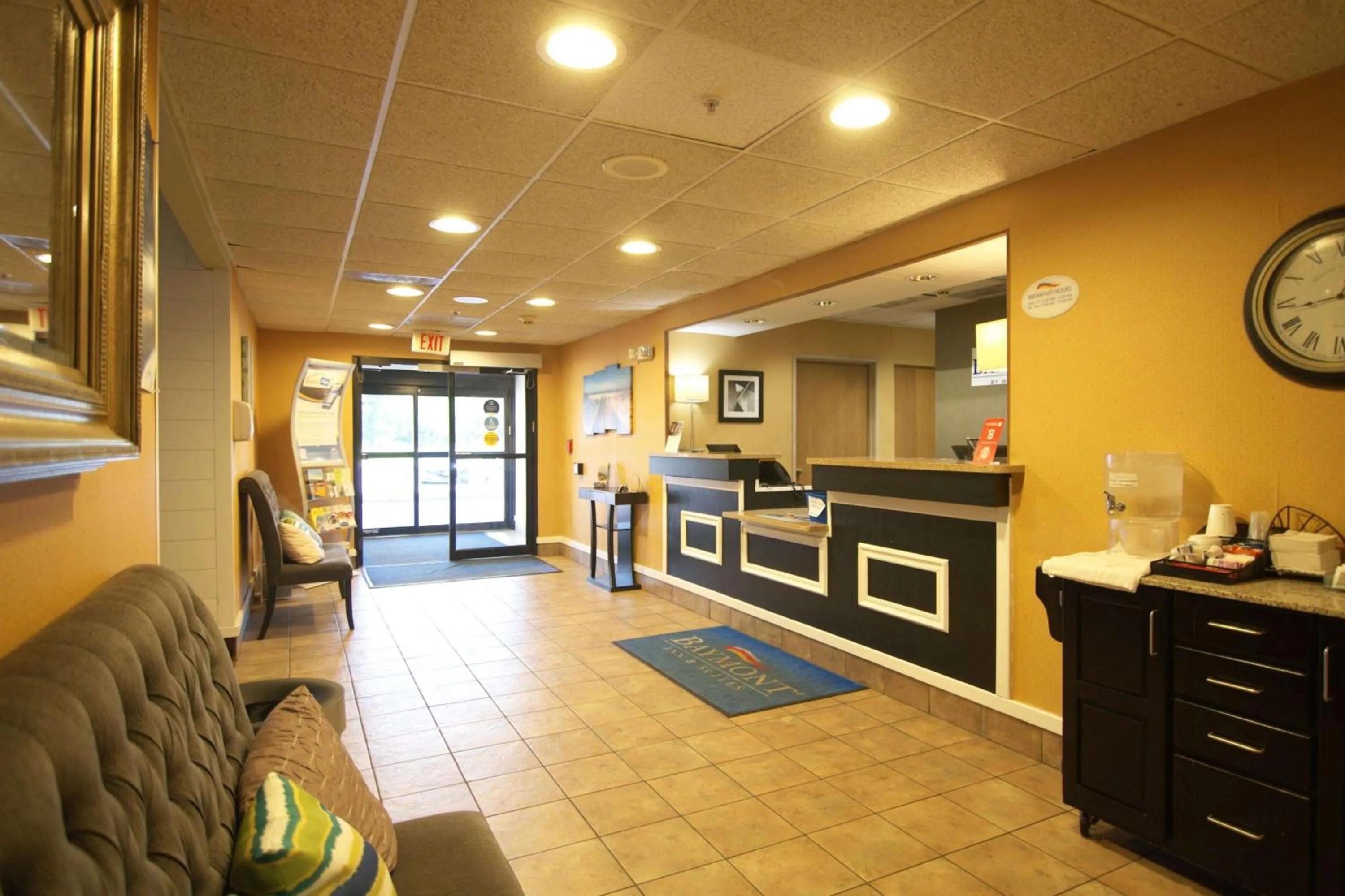 Lobby or reception in Baymont by Wyndham Portage