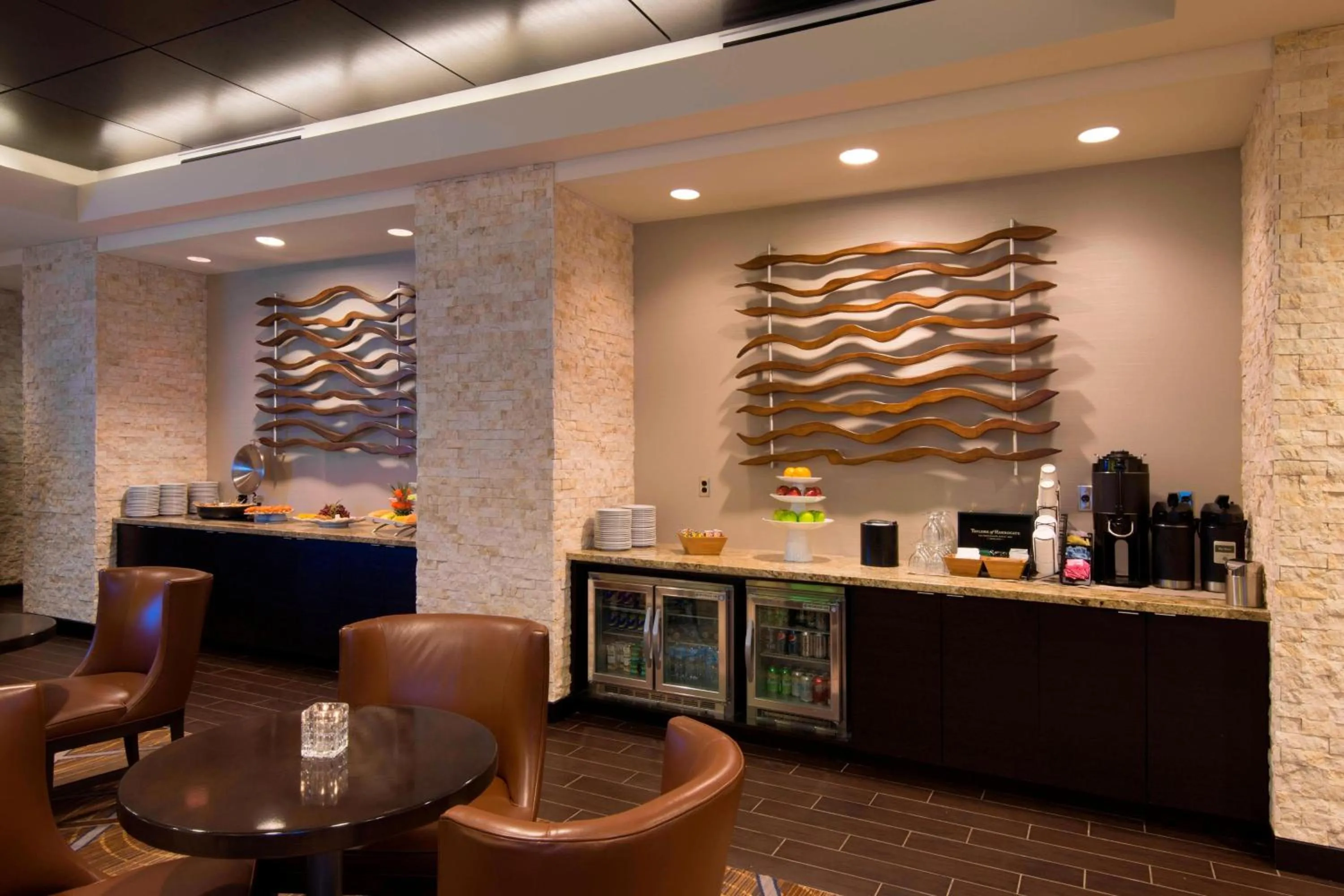 Lounge or bar in Wichita Marriott