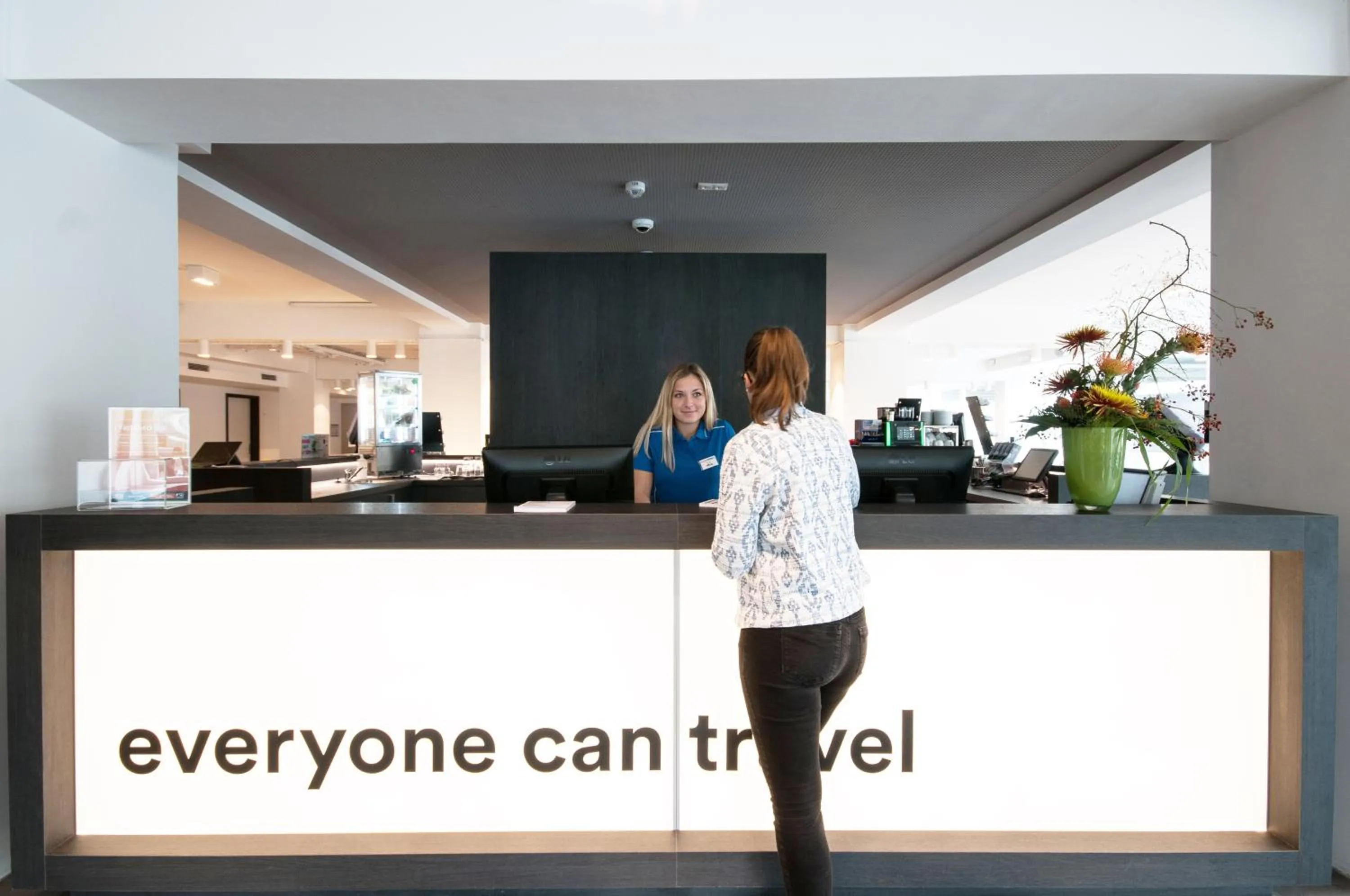 Lobby or reception in a&o Bremen Hauptbahnhof