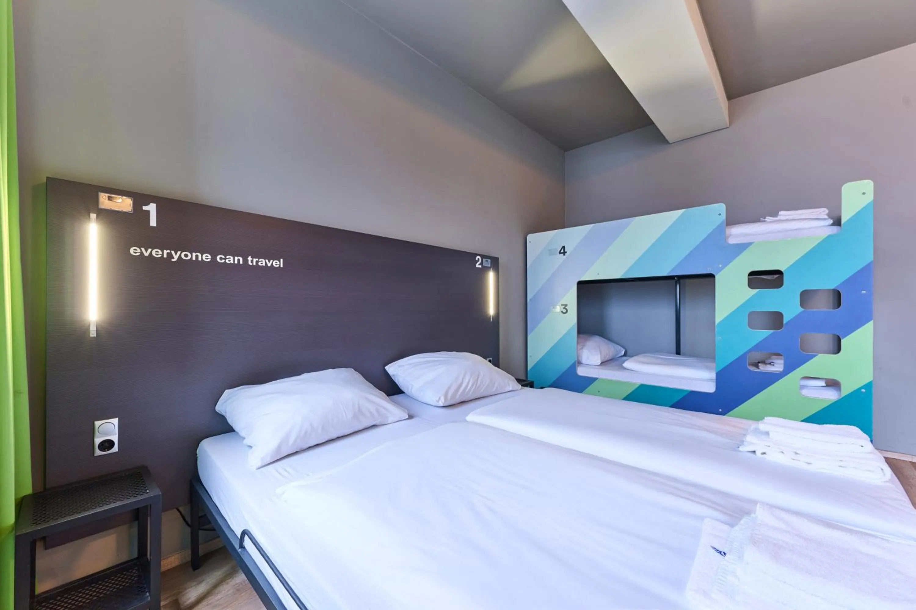 Bedroom, Bed in a&o Bremen Hauptbahnhof