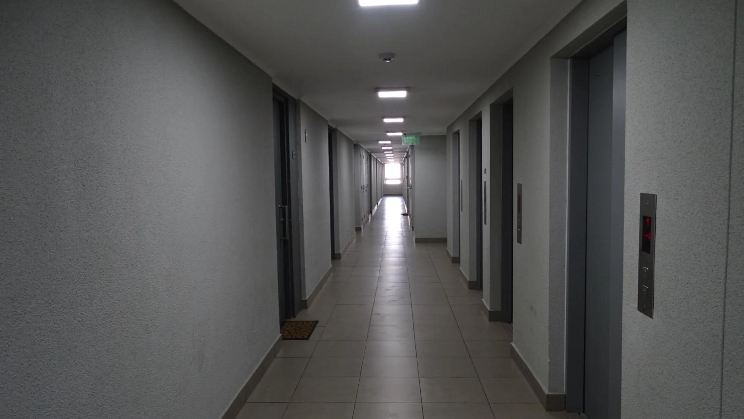 Moneda Express Apart