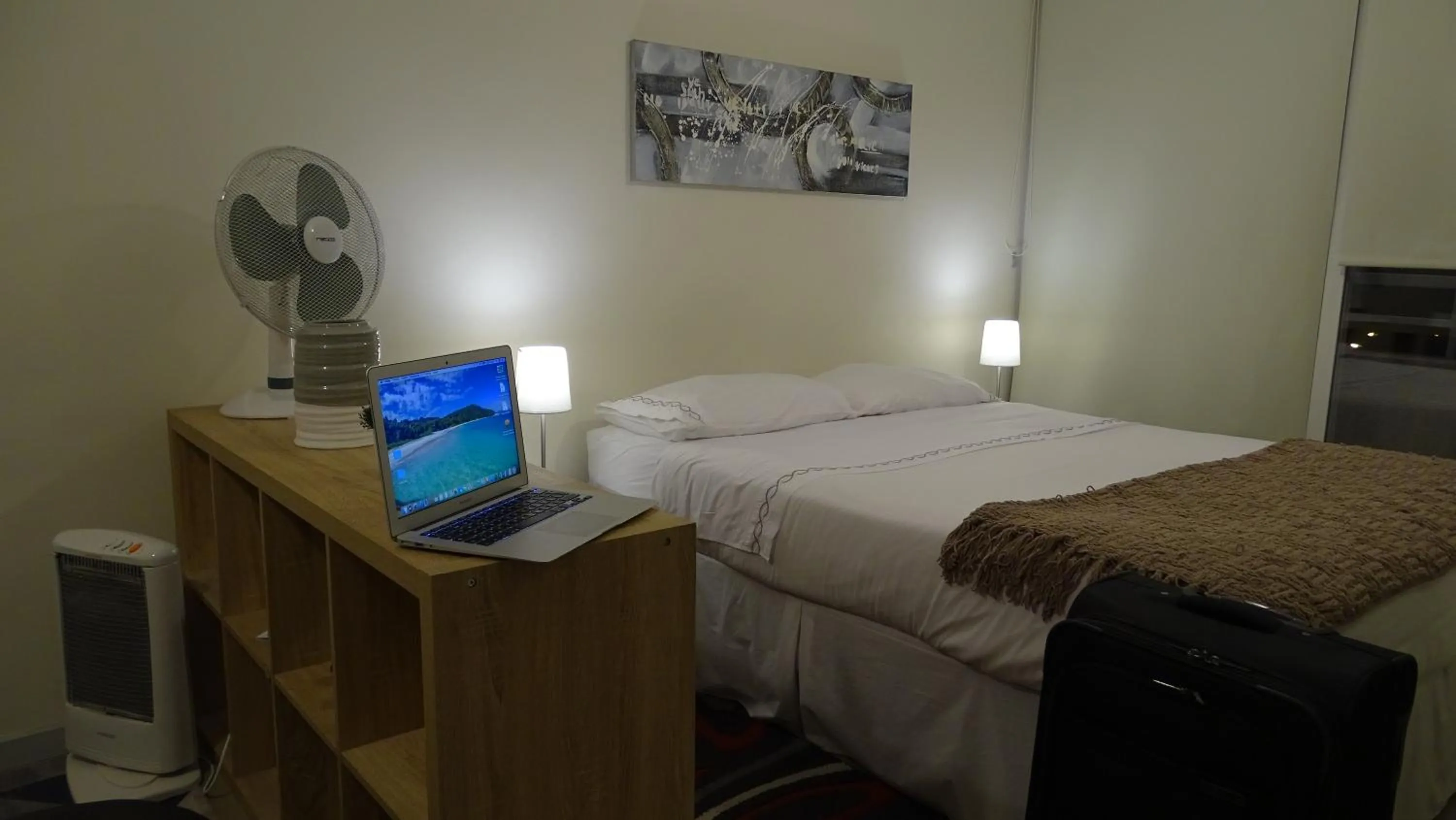 Bed in Moneda Express Apart