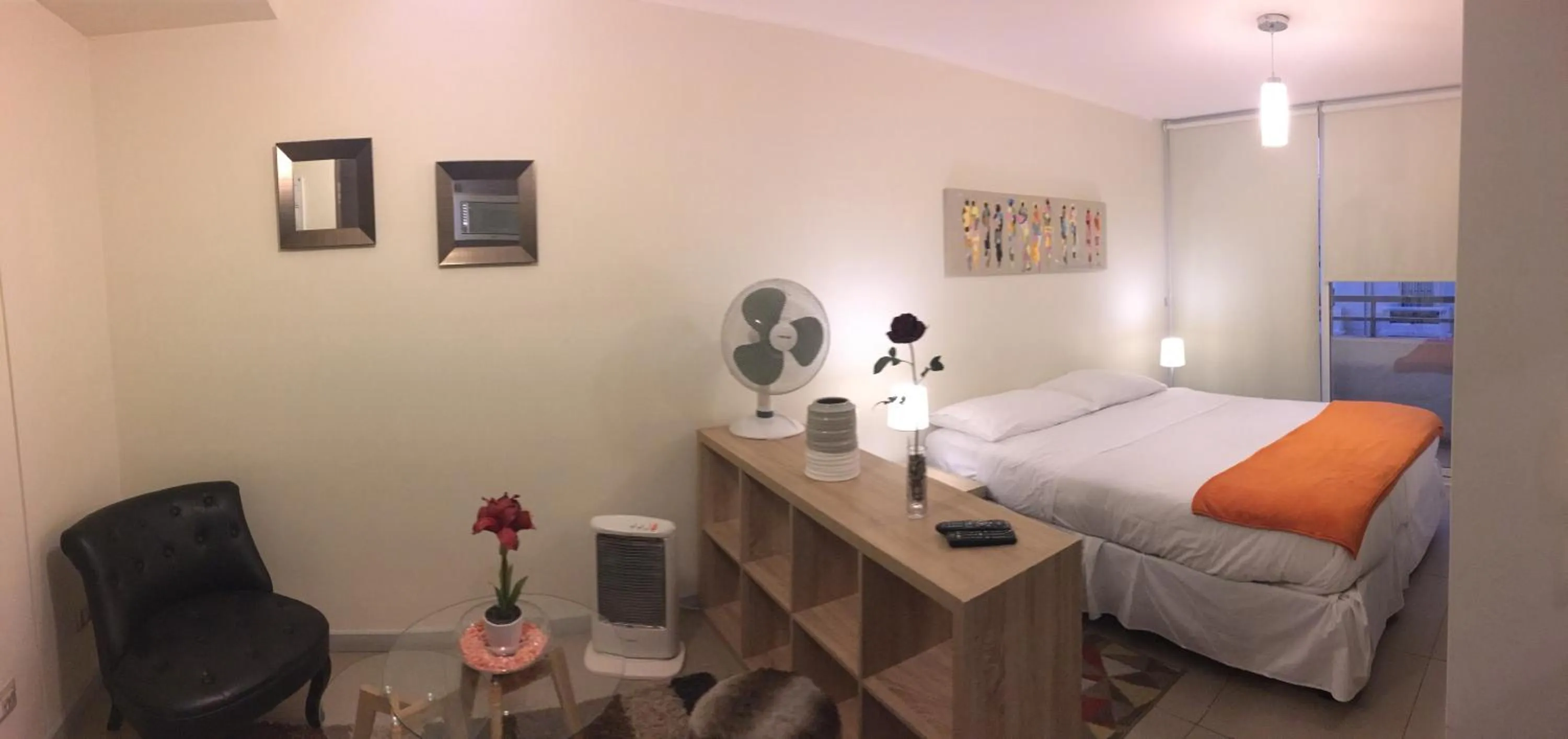 Photo of the whole room, Bed in Moneda Express Apart