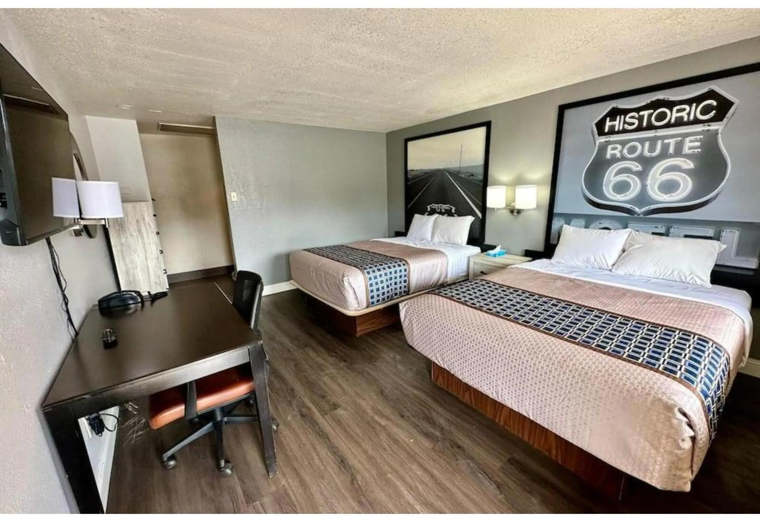 Bed in Canyon Inn Motel Flagstaff AZ